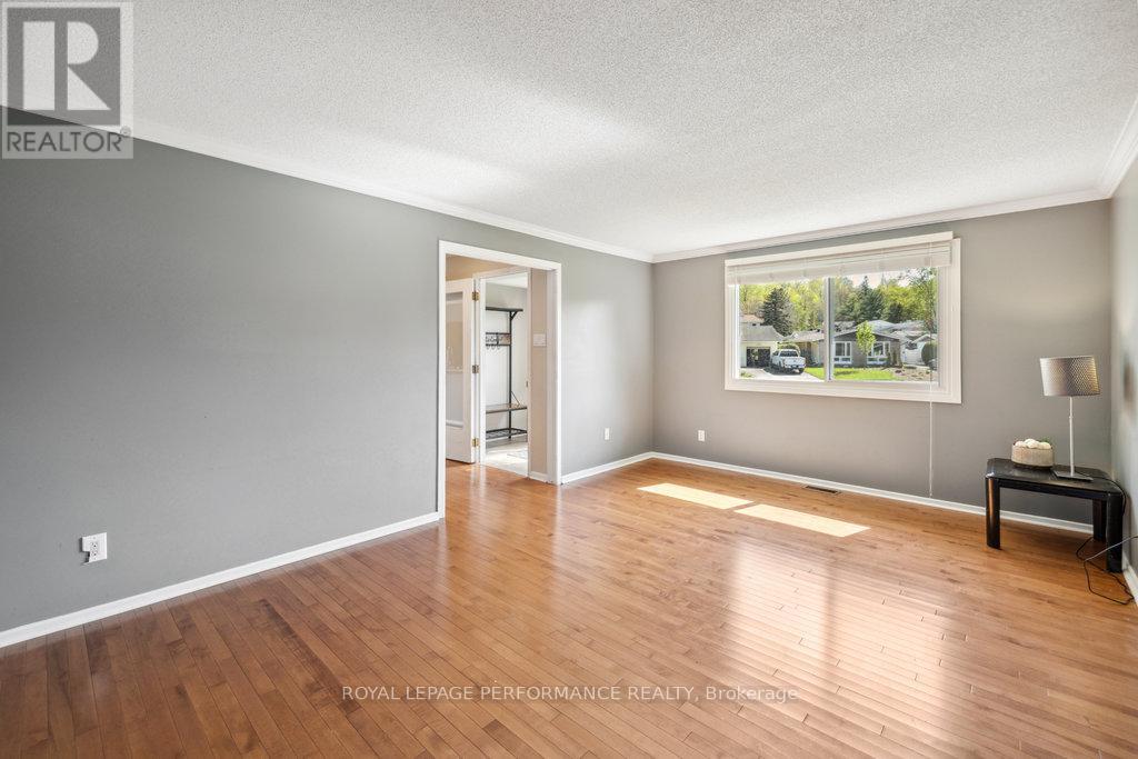 2045 Deerhurst Court, Ottawa, Ontario  K1J 8H2 - Photo 24 - X12587136