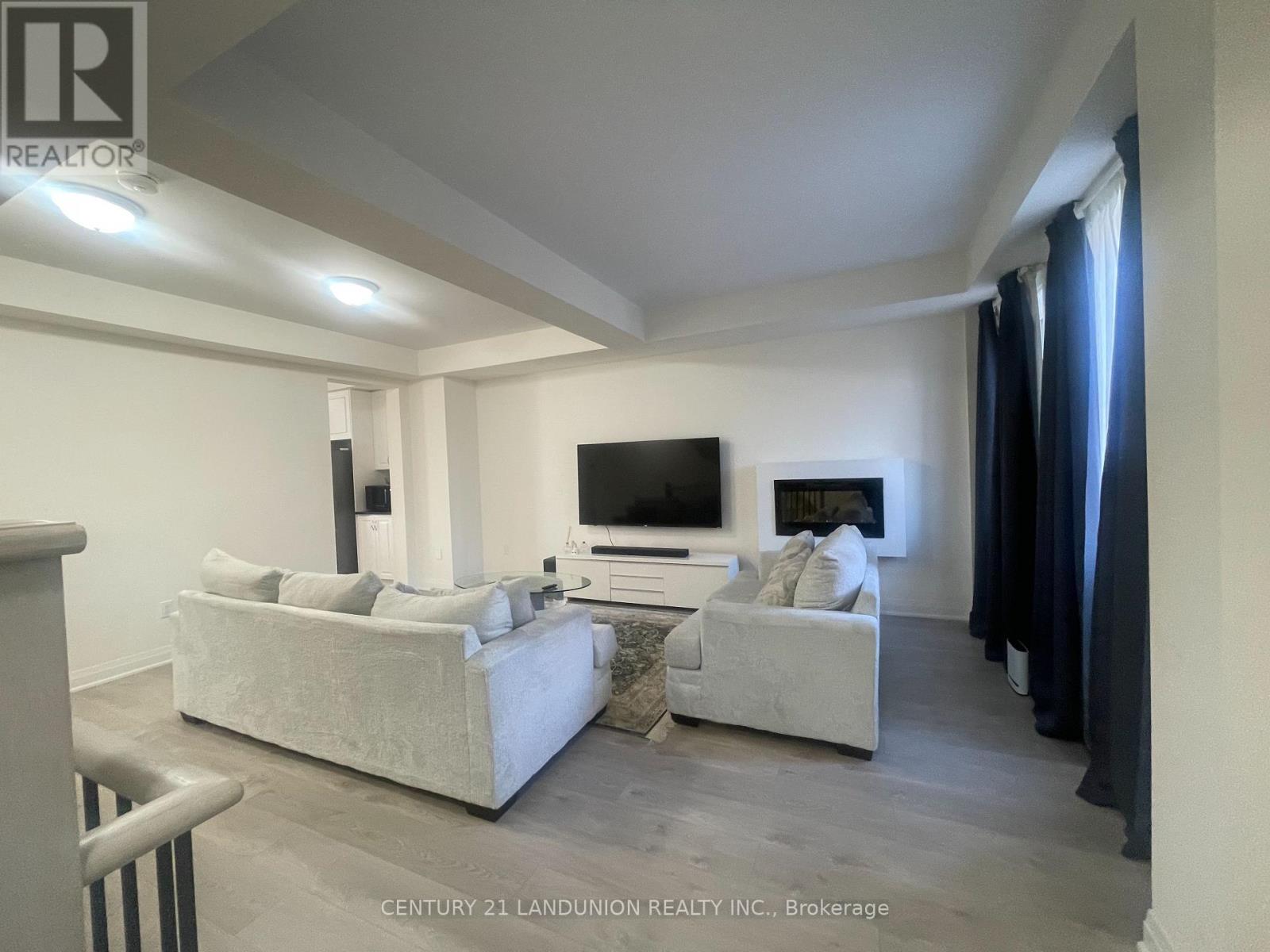 17 Mcconaghy Court, Vaughan, Ontario  L6A 5C1 - Photo 6 - N12587014