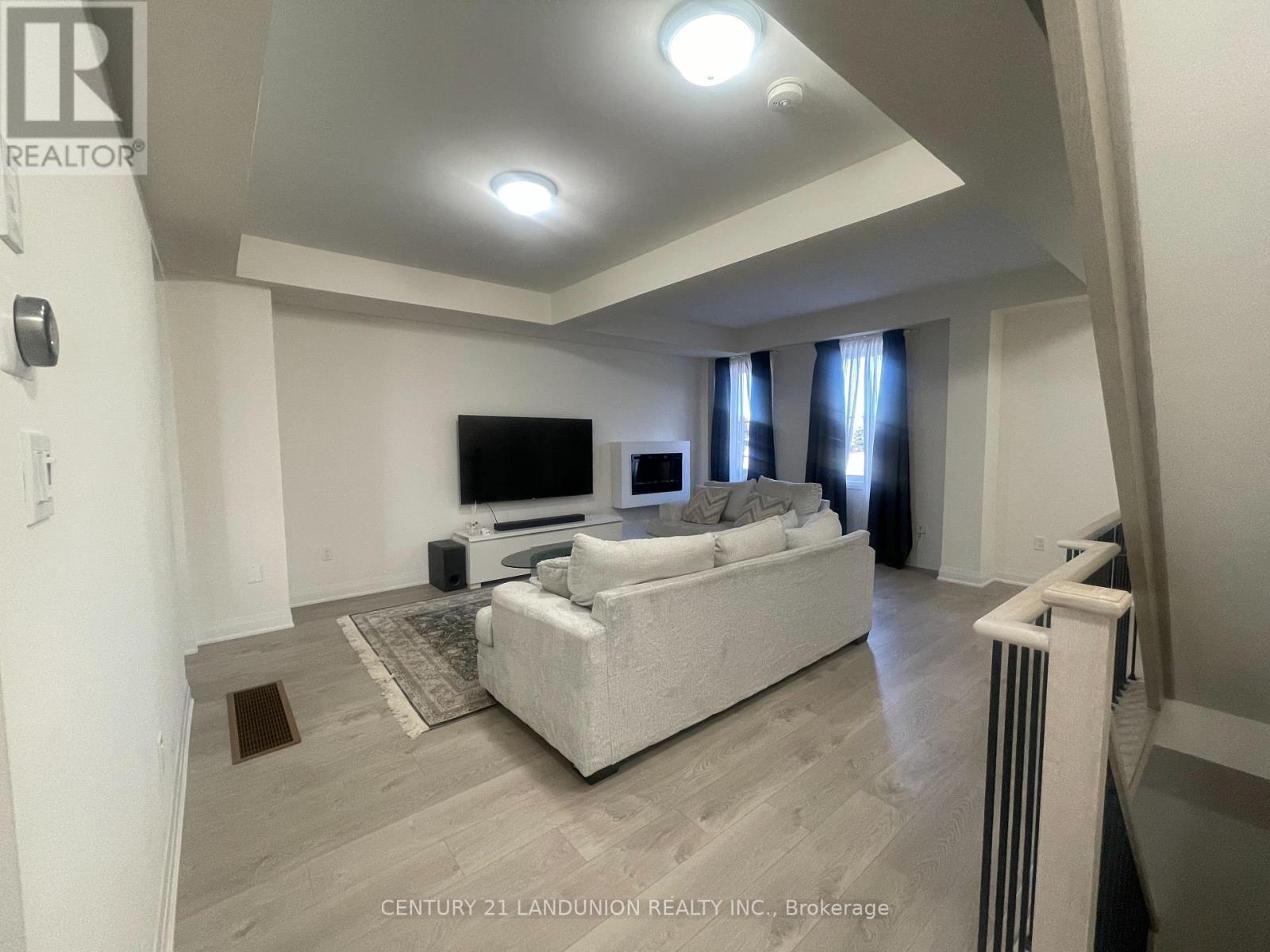 17 Mcconaghy Court, Vaughan, Ontario  L6A 5C1 - Photo 7 - N12587014