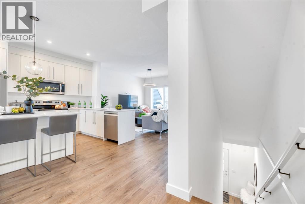 220 Creekstone Drive Sw, Calgary, Alberta  T2X 5L1 - Photo 7 - A2273134