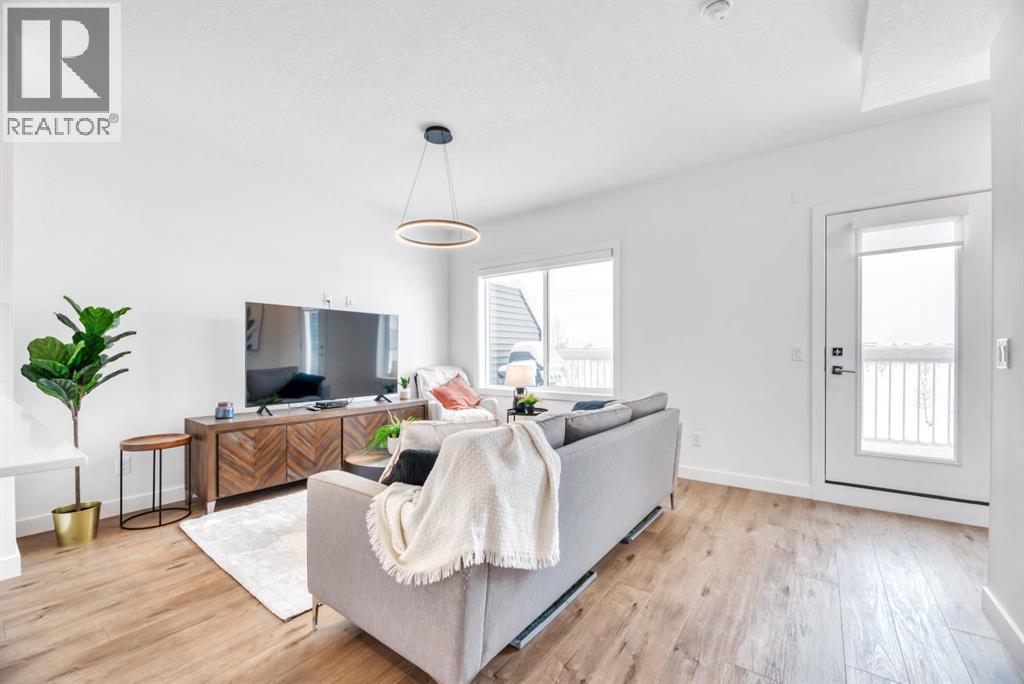 220 Creekstone Drive Sw, Calgary, Alberta  T2X 5L1 - Photo 9 - A2273134