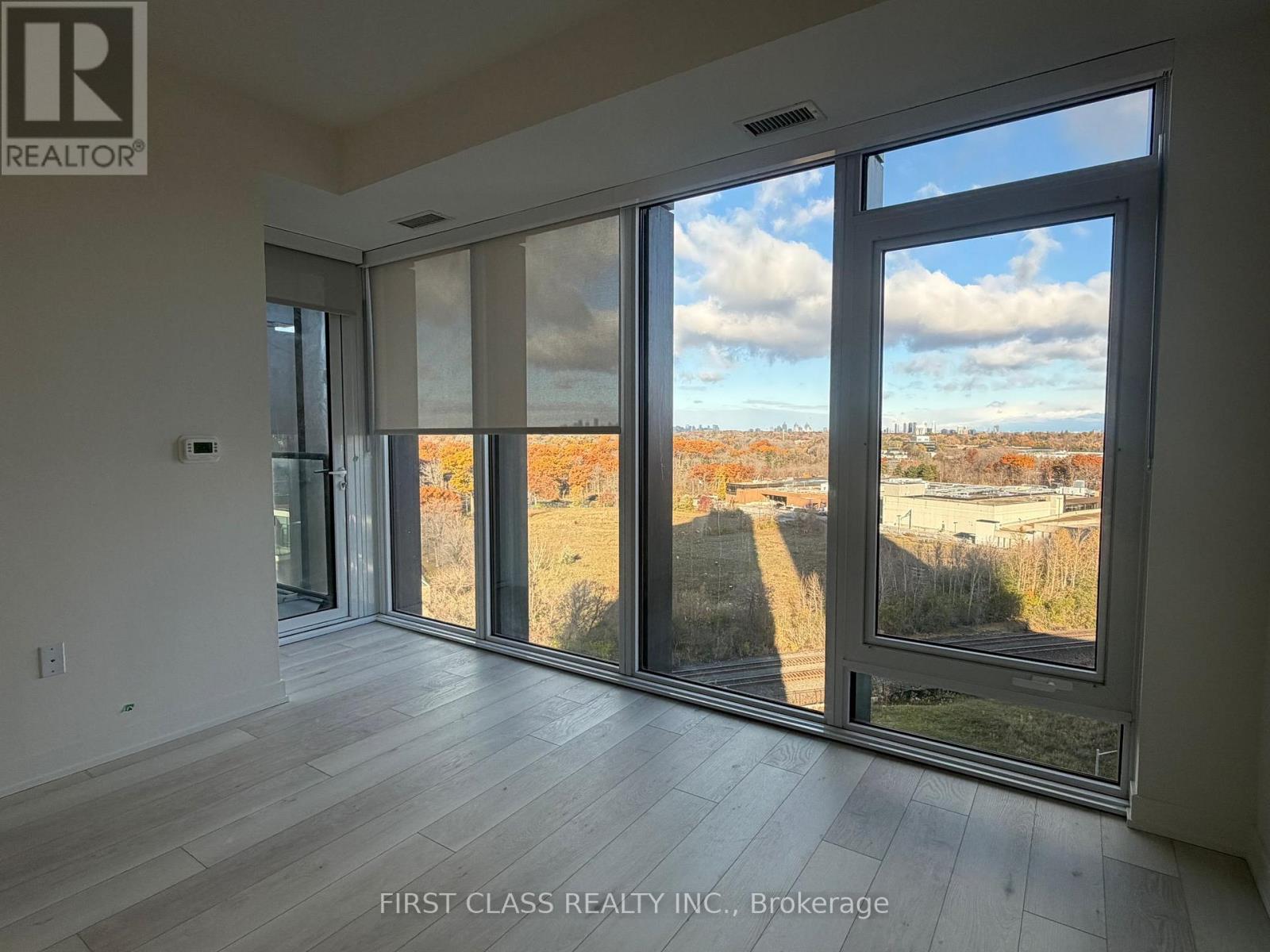 1118 - 1 Quarrington Lane, Toronto, Ontario  M3C 0S4 - Photo 11 - C12587102