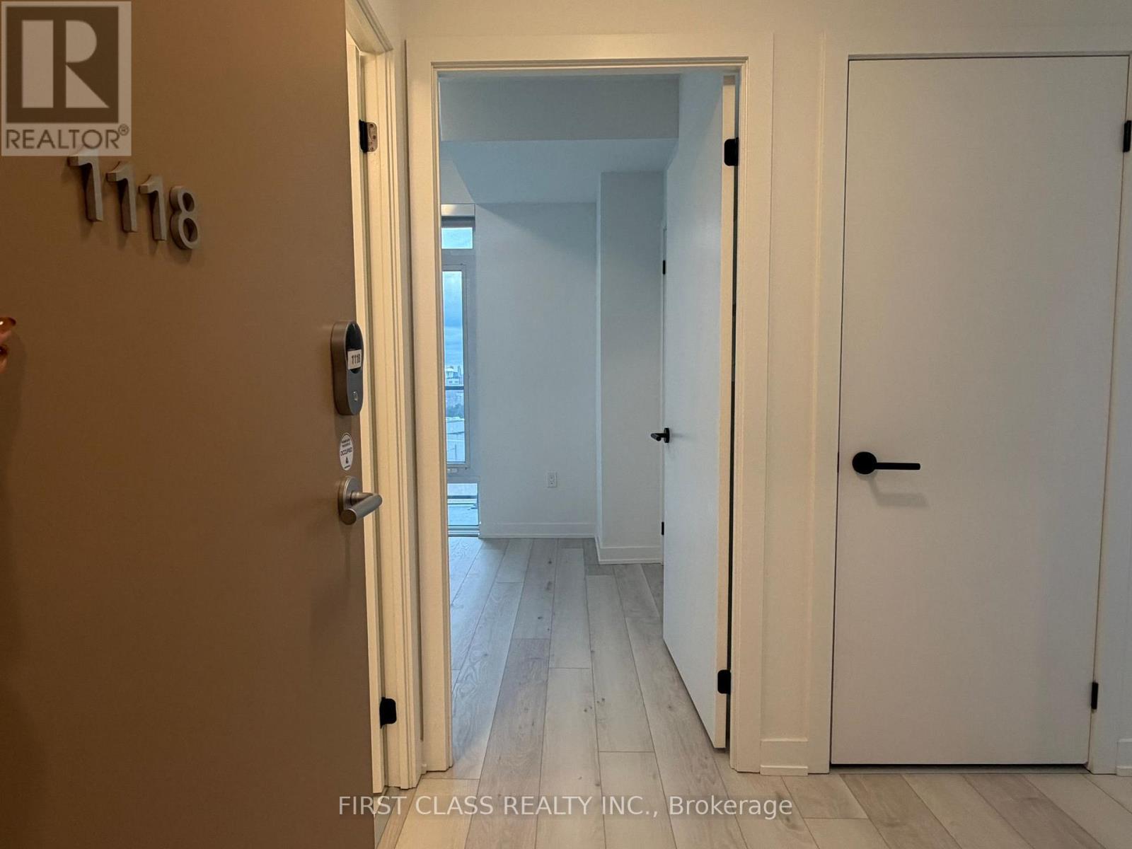 1118 - 1 Quarrington Lane, Toronto, Ontario  M3C 0S4 - Photo 4 - C12587102