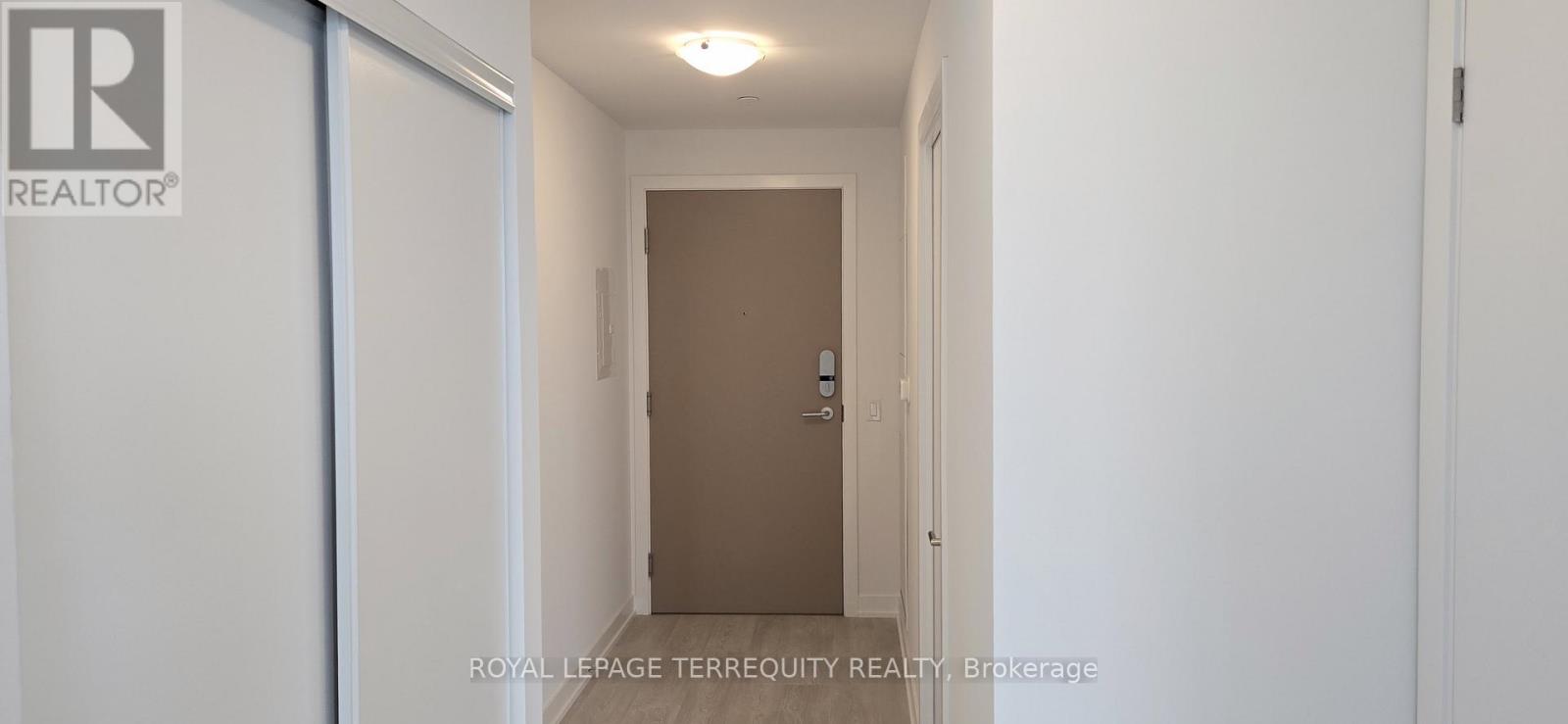 1215 - 1 Quarrington Lane, Toronto, Ontario  M3C 1H7 - Photo 3 - C12587134