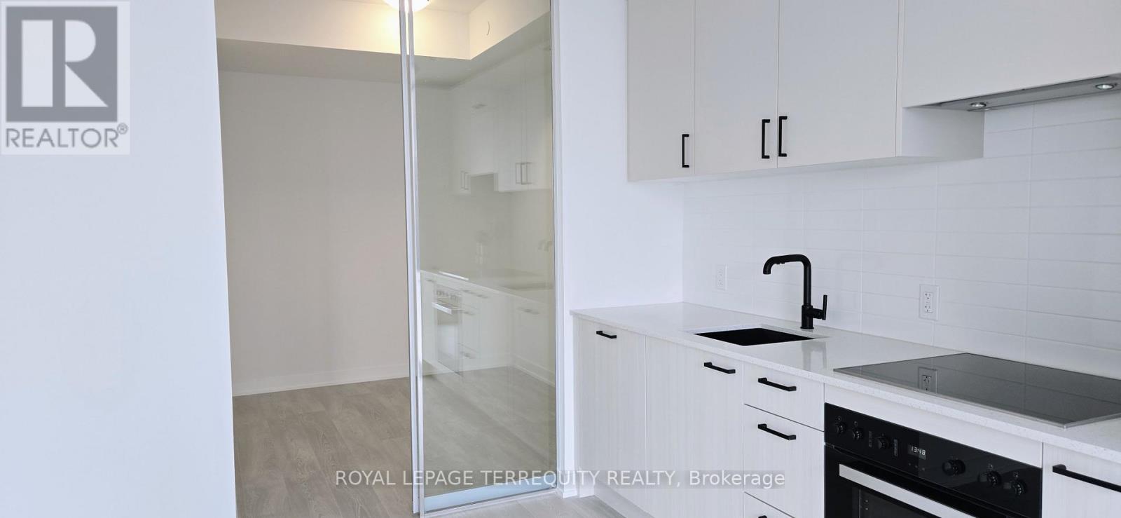 1215 - 1 Quarrington Lane, Toronto, Ontario  M3C 1H7 - Photo 4 - C12587134