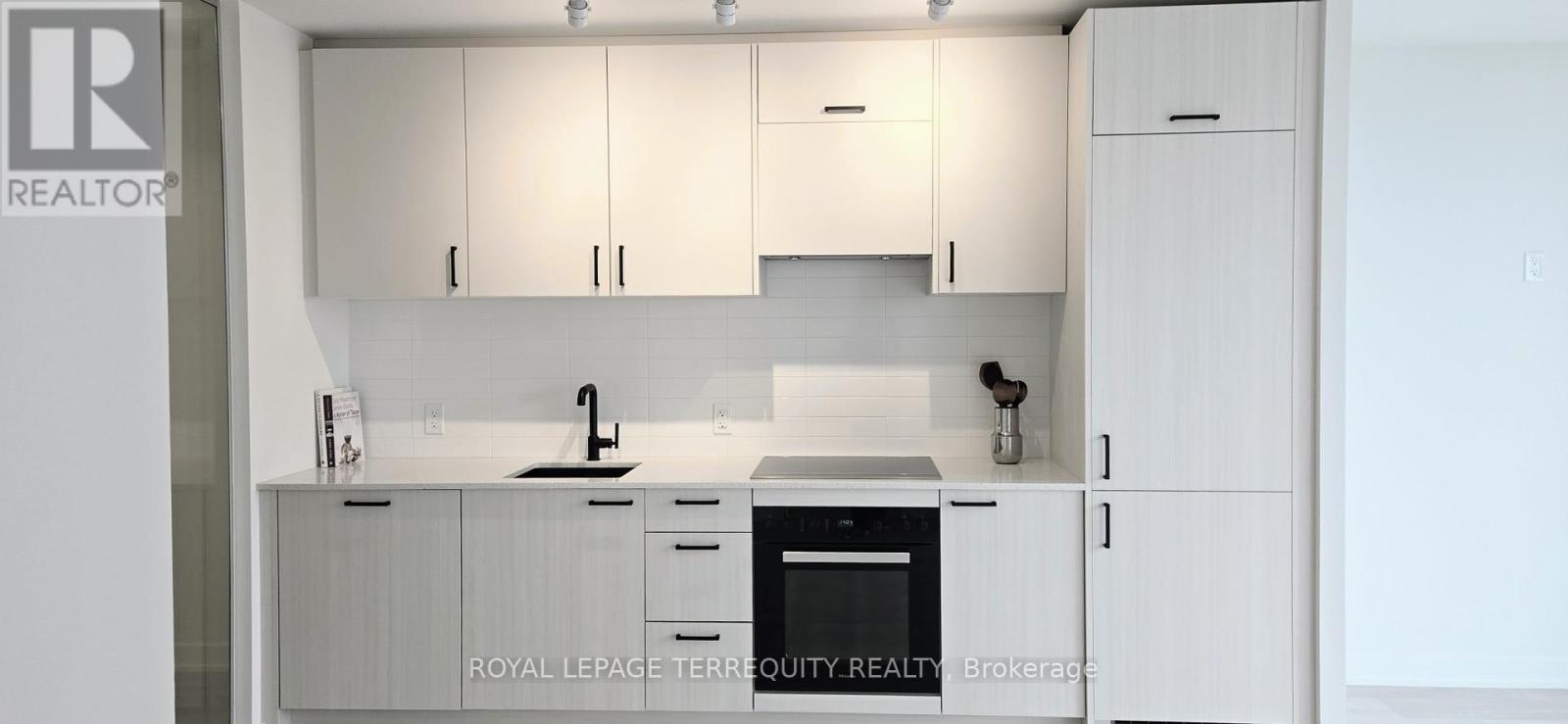 1215 - 1 Quarrington Lane, Toronto, Ontario  M3C 1H7 - Photo 5 - C12587134