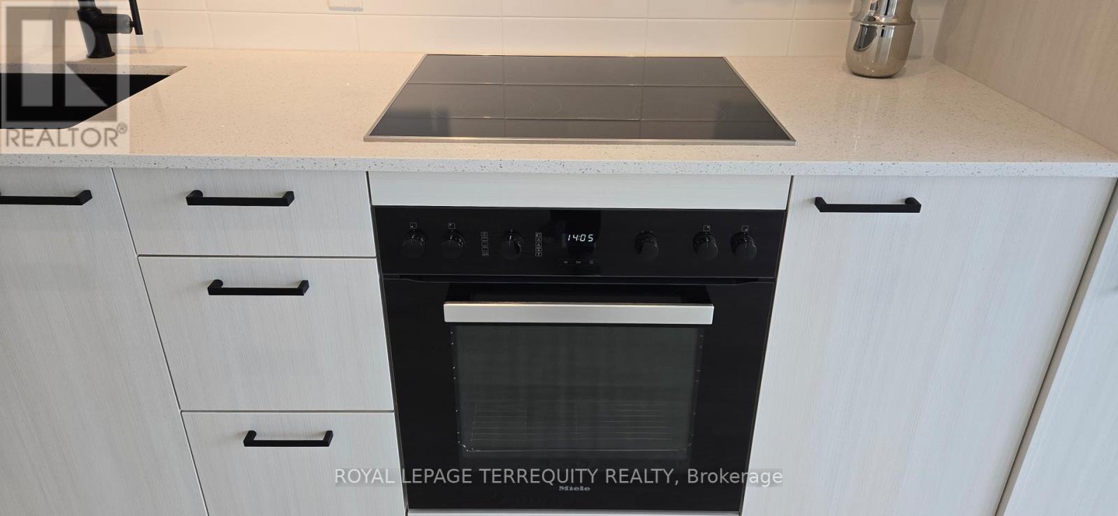 1215 - 1 Quarrington Lane, Toronto, Ontario  M3C 1H7 - Photo 9 - C12587134