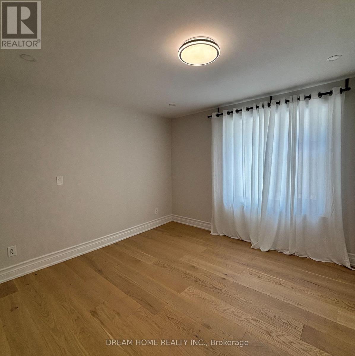 Upper - 9 Rusholme Drive E, Toronto, Ontario  M6J 3K1 - Photo 13 - C12587140