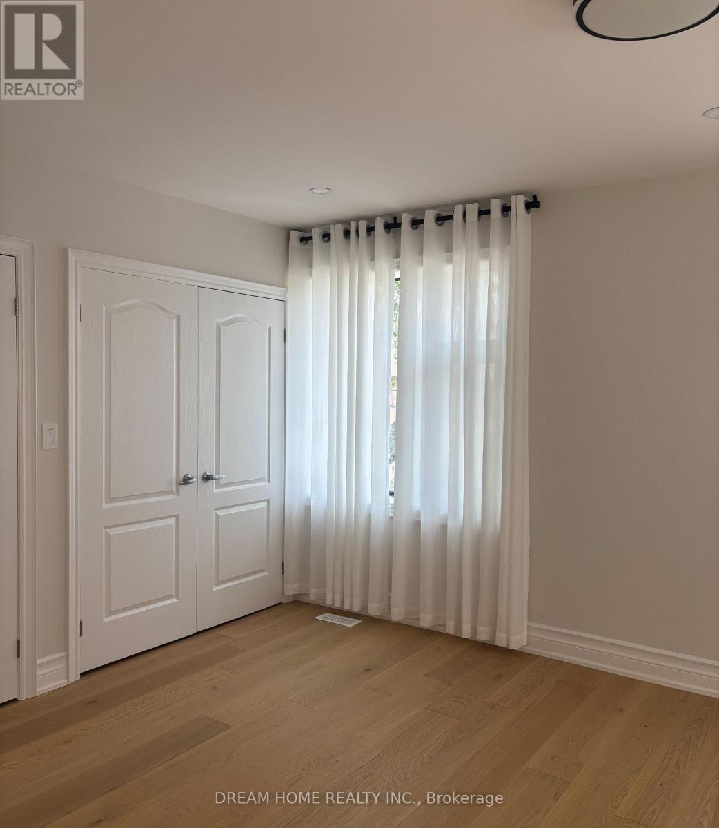 Upper - 9 Rusholme Drive E, Toronto, Ontario  M6J 3K1 - Photo 14 - C12587140