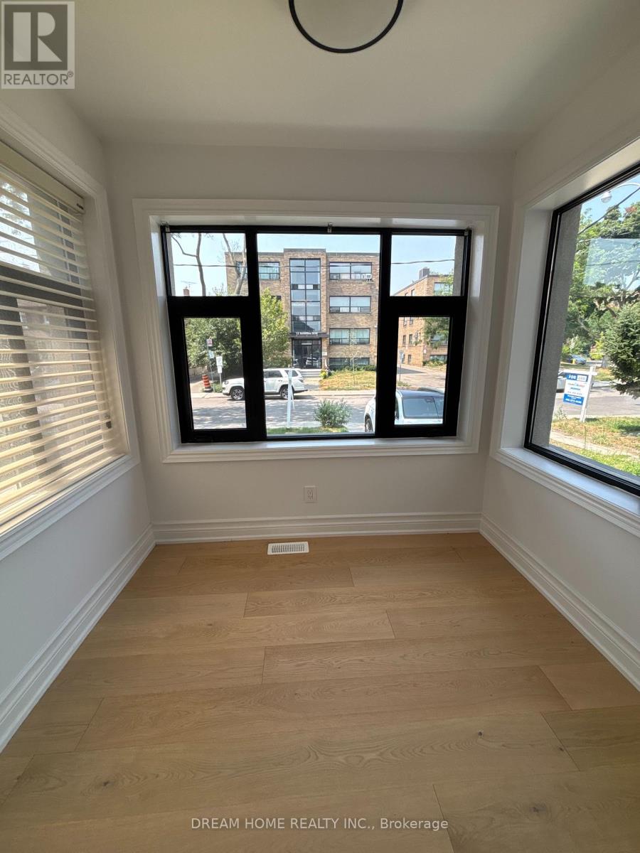 Upper - 9 Rusholme Drive E, Toronto, Ontario  M6J 3K1 - Photo 8 - C12587140