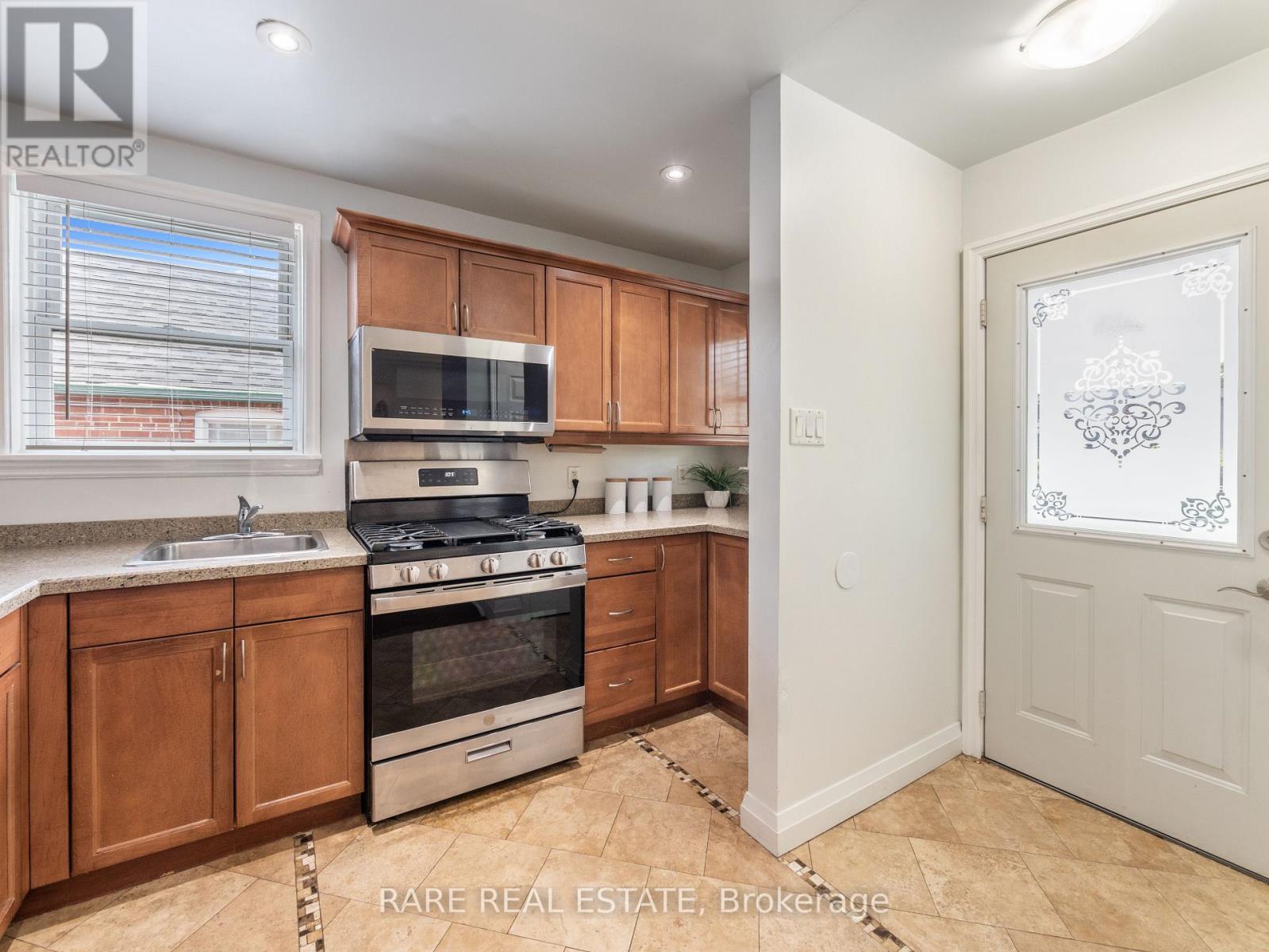 Main - 67 Glenburn Avenue, Toronto, Ontario M4B 2X6 - Photo 7 - E12587100