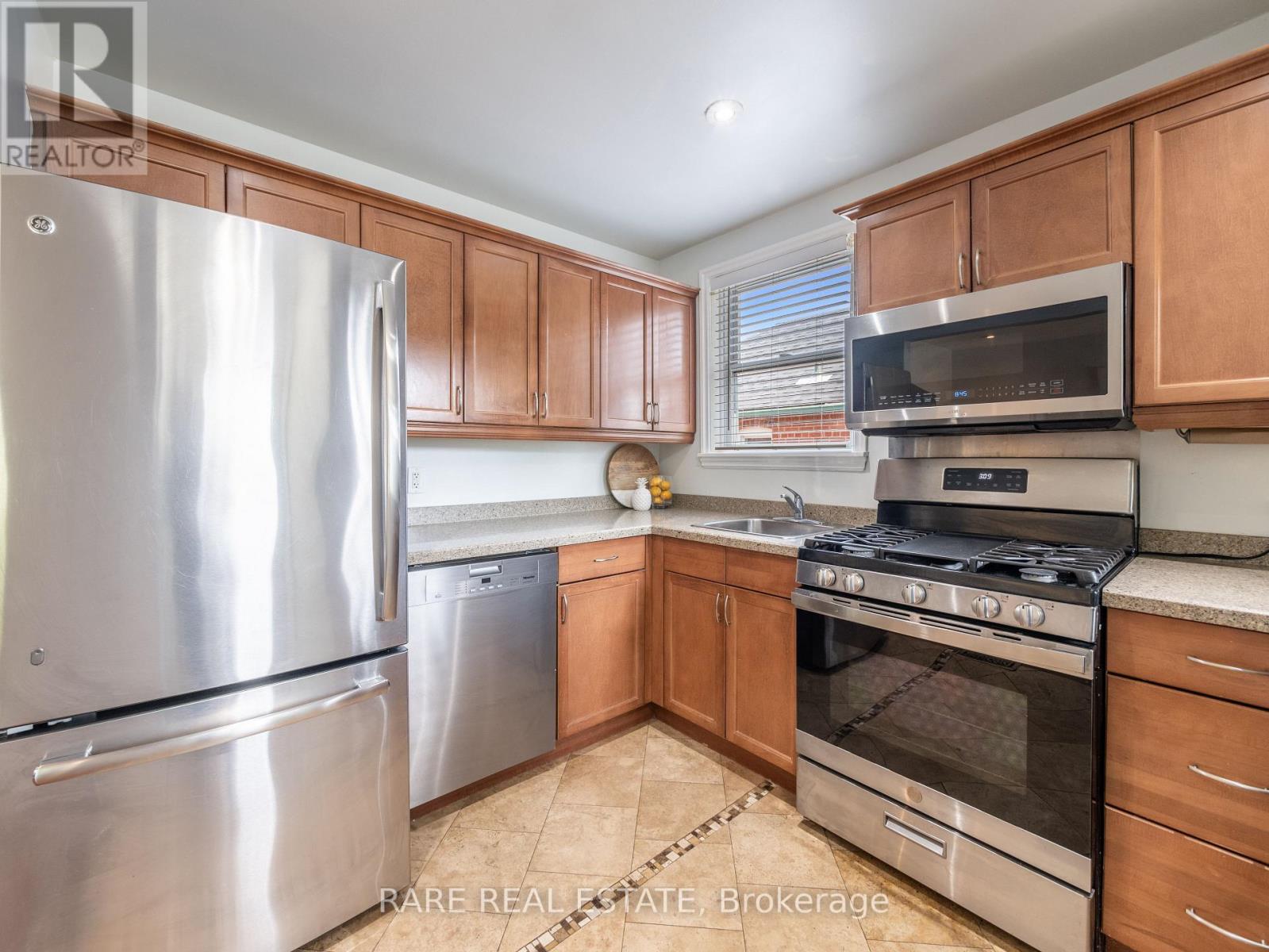 Main - 67 Glenburn Avenue, Toronto, Ontario M4B 2X6 - Photo 9 - E12587100