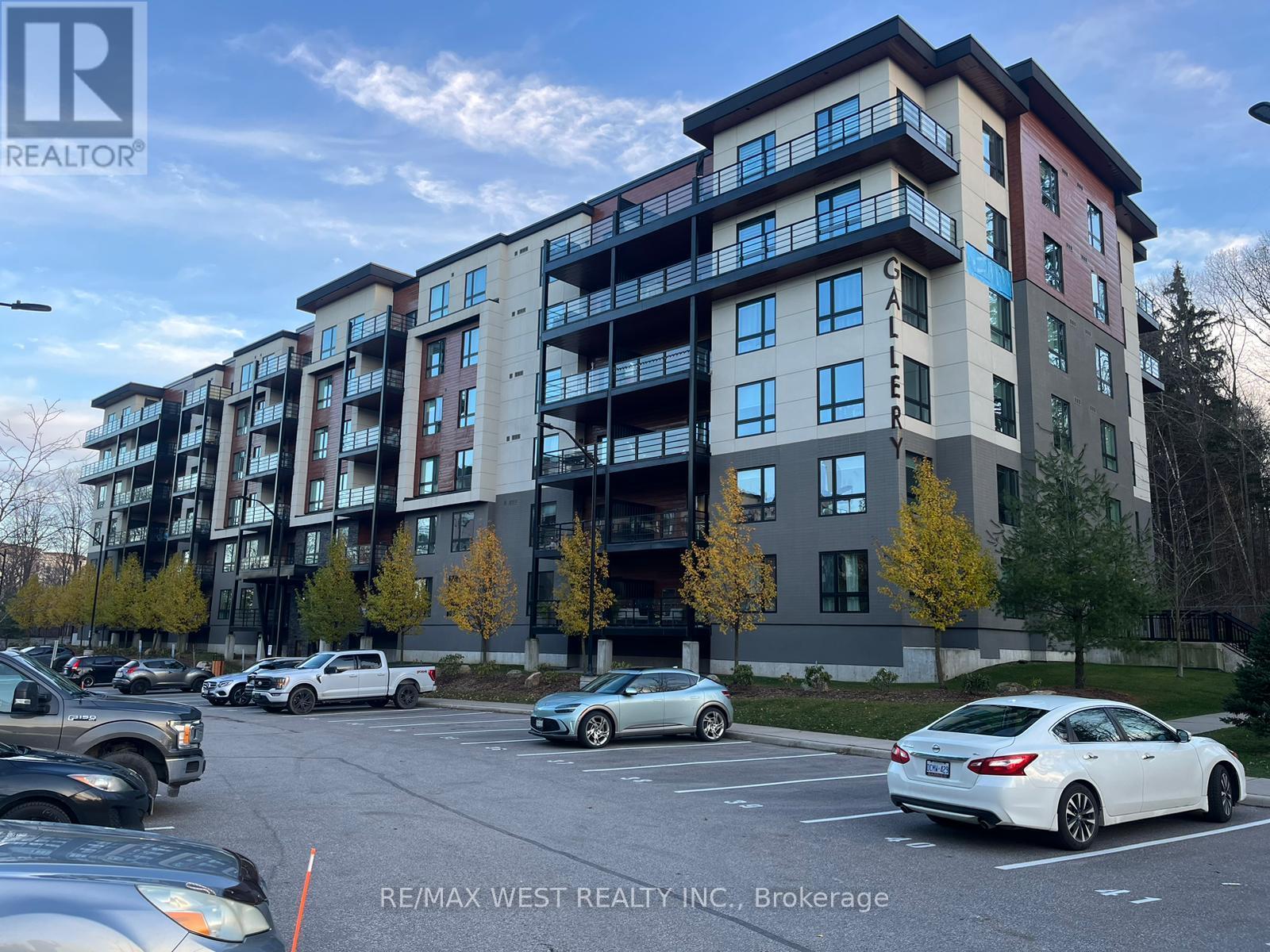 506 - 304 Essa Road, Barrie, Ontario  L9J 0H3 - Photo 2 - S12299313