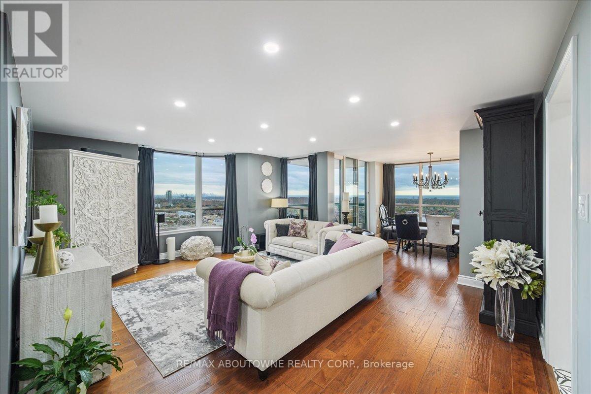 2603 - 550 Webb Drive, Mississauga, Ontario  L5B 3Y4 - Photo 4 - W12498300