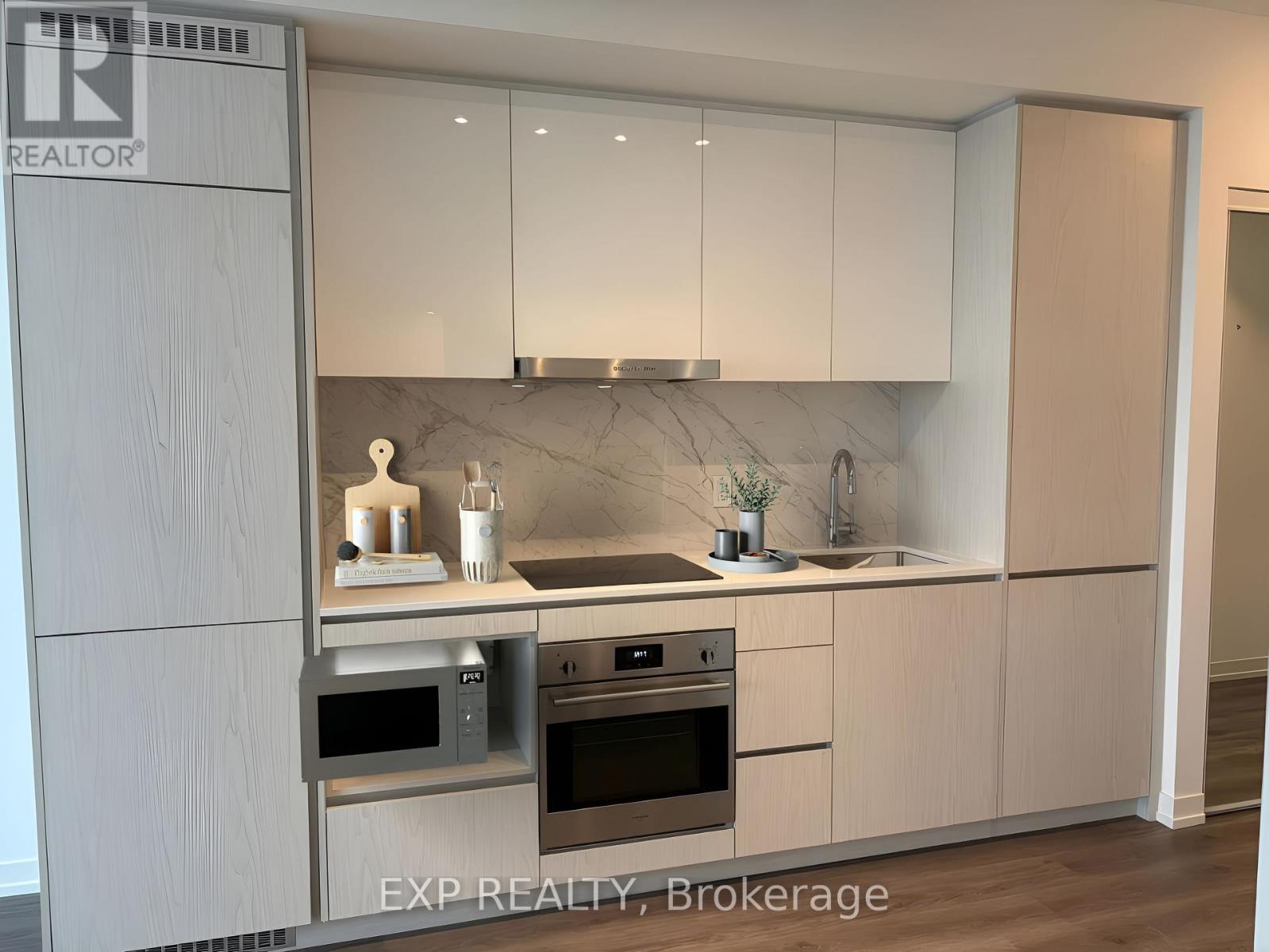 2201 - 28 Interchange Way, Vaughan, Ontario  L4K 0P8 - Photo 5 - N12587120