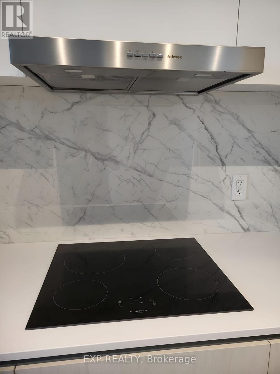 2201 - 28 Interchange Way, Vaughan, Ontario  L4K 0P8 - Photo 8 - N12587120