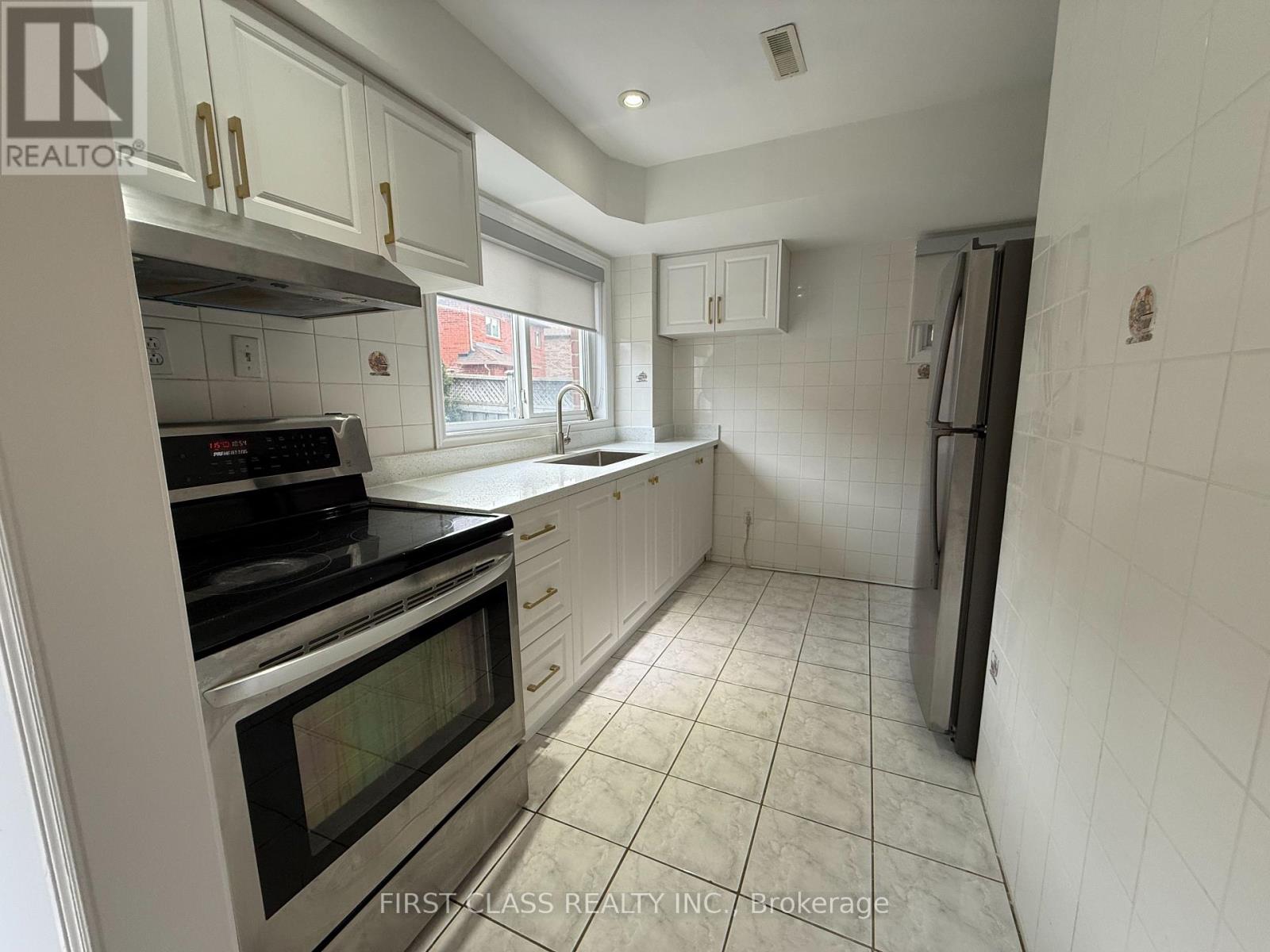 131 Santa Maria Trail, Vaughan, Ontario  L6A 3G9 - Photo 12 - N12587130