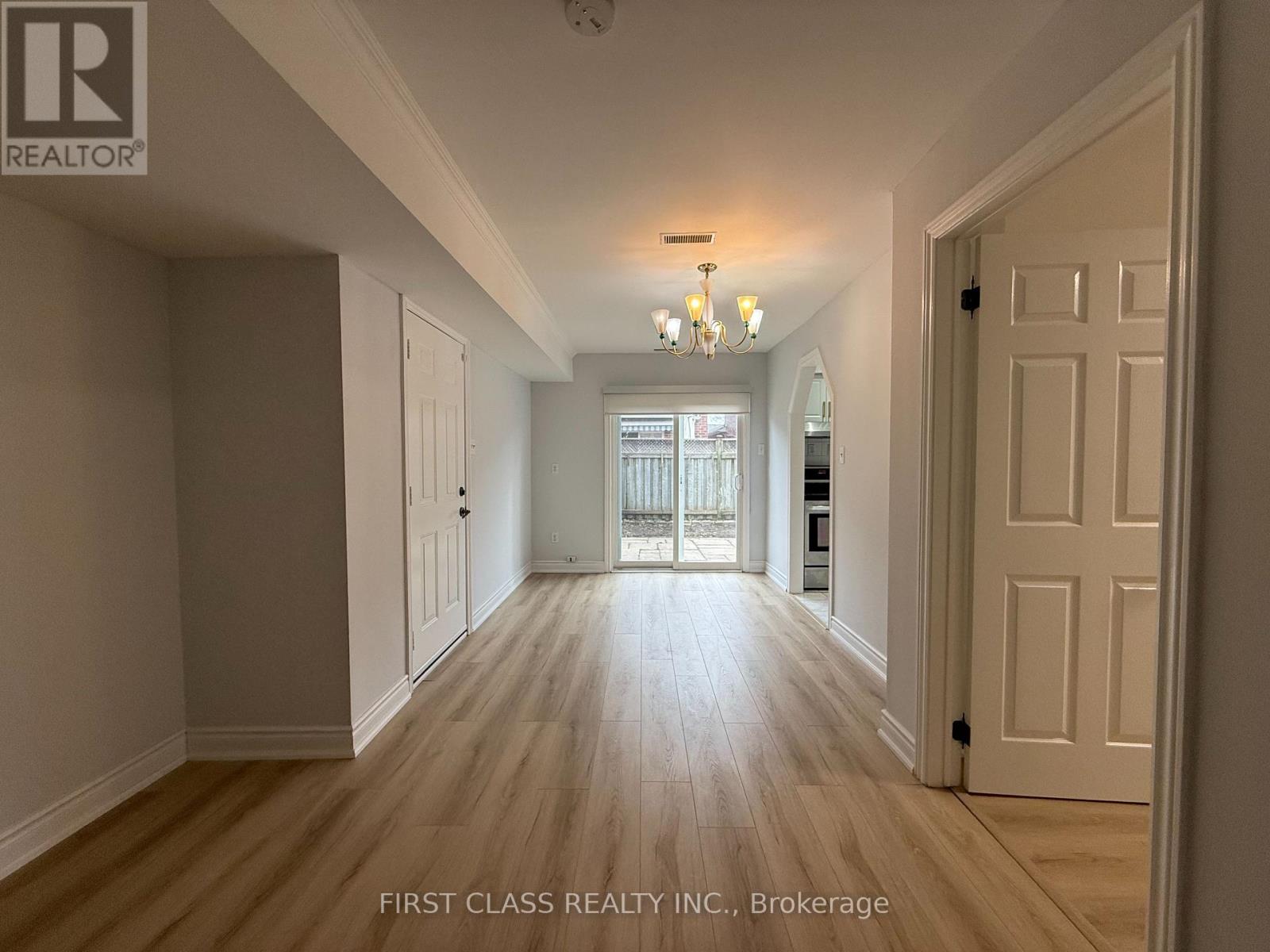 131 Santa Maria Trail, Vaughan, Ontario  L6A 3G9 - Photo 7 - N12587130