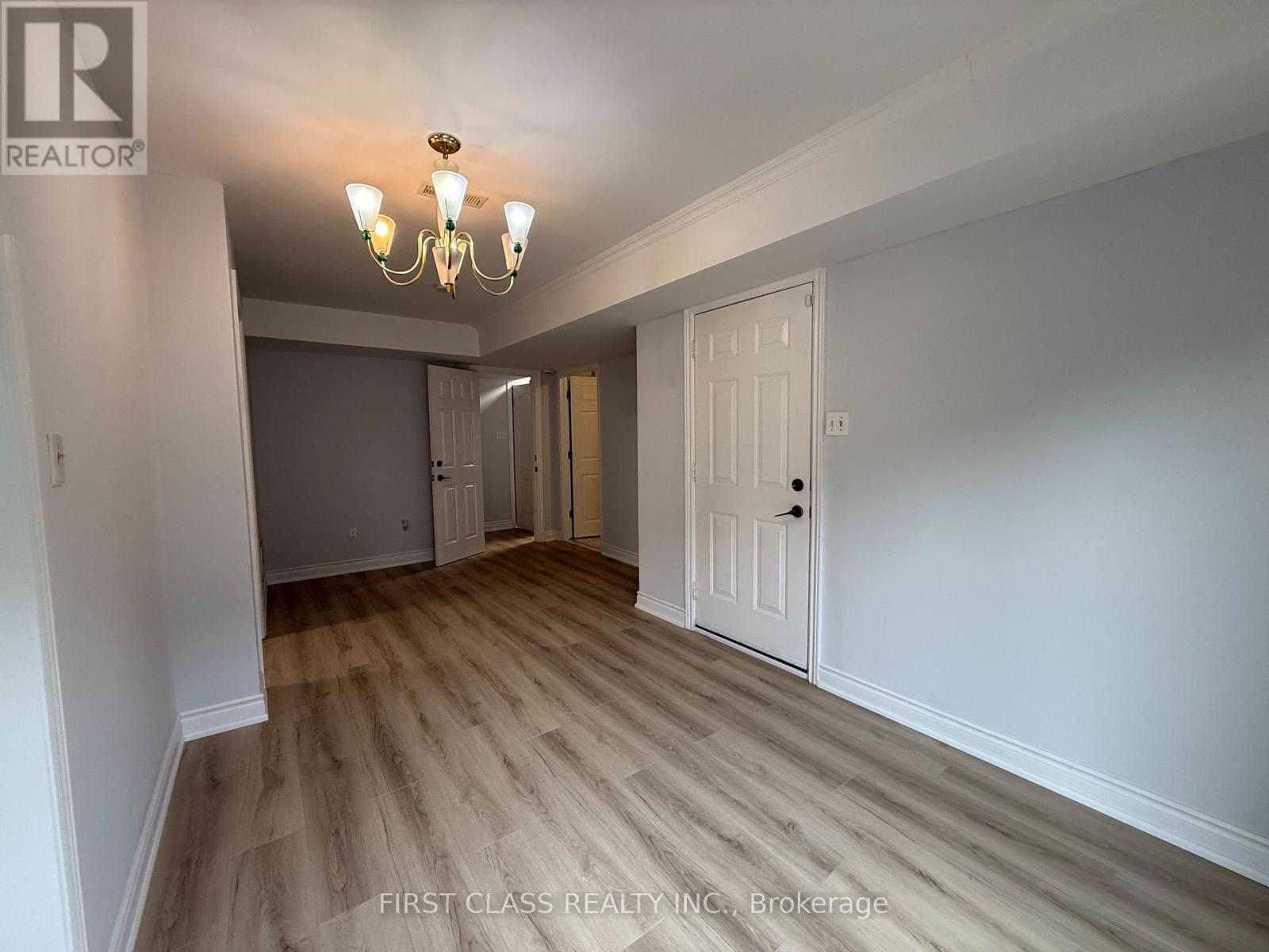 131 Santa Maria Trail, Vaughan, Ontario  L6A 3G9 - Photo 8 - N12587130