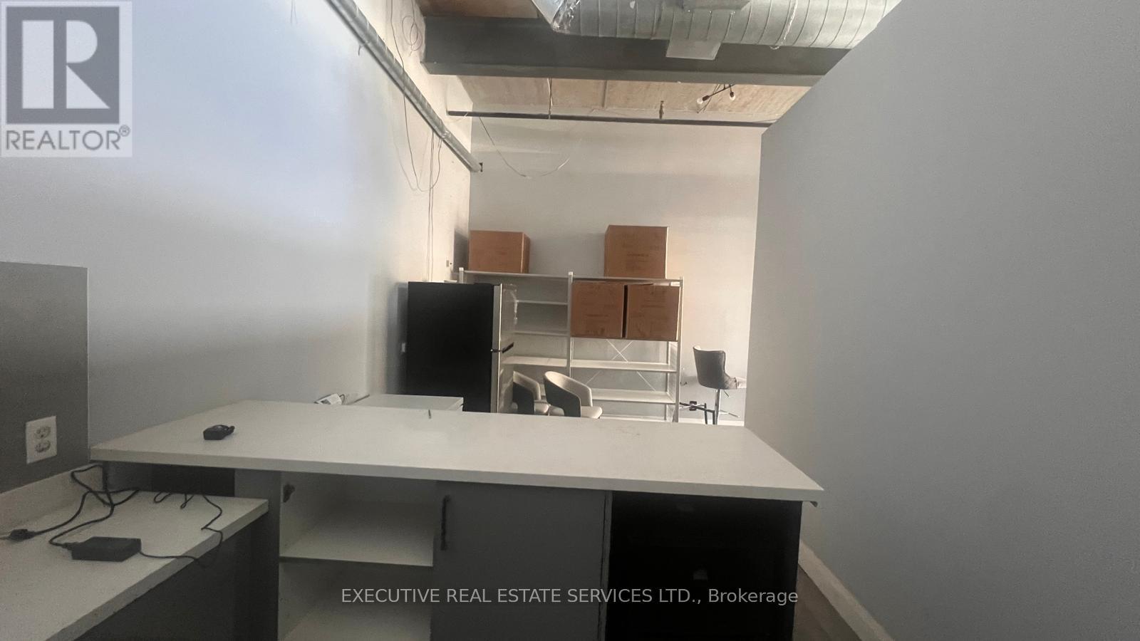 104 - 1065 Canadian Place, Mississauga, Ontario  L4W 0B8 - Photo 5 - W12587124