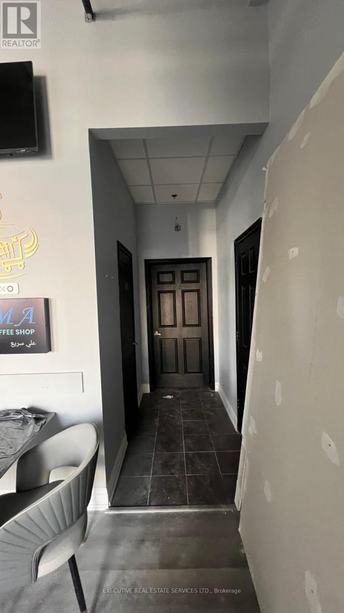 104 - 1065 Canadian Place, Mississauga, Ontario  L4W 0B8 - Photo 9 - W12587124