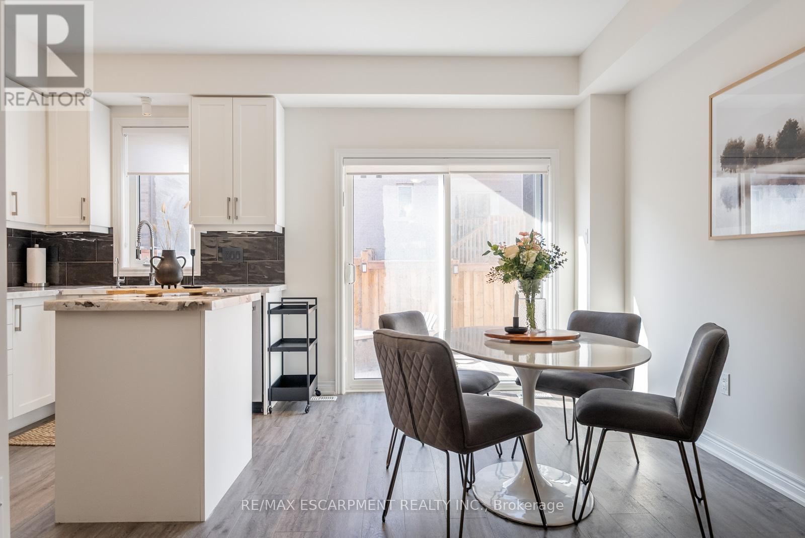 3959 Koenig Road, Burlington, Ontario  L7M 0Z7 - Photo 10 - W12587126