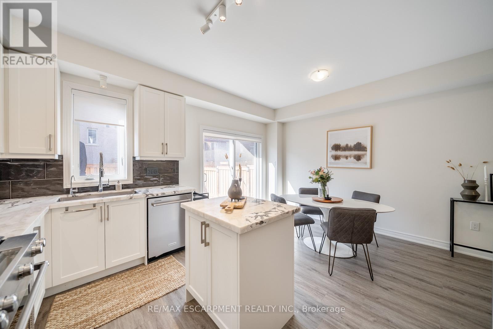 3959 Koenig Road, Burlington, Ontario  L7M 0Z7 - Photo 12 - W12587126