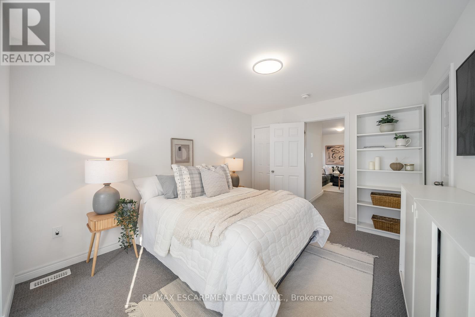 3959 Koenig Road, Burlington, Ontario  L7M 0Z7 - Photo 21 - W12587126