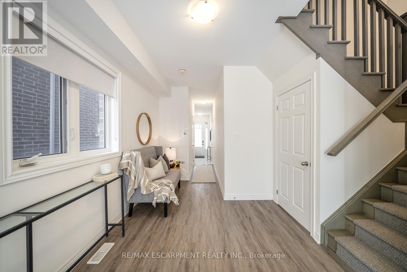 3959 Koenig Road, Burlington, Ontario  L7M 0Z7 - Photo 7 - W12587126