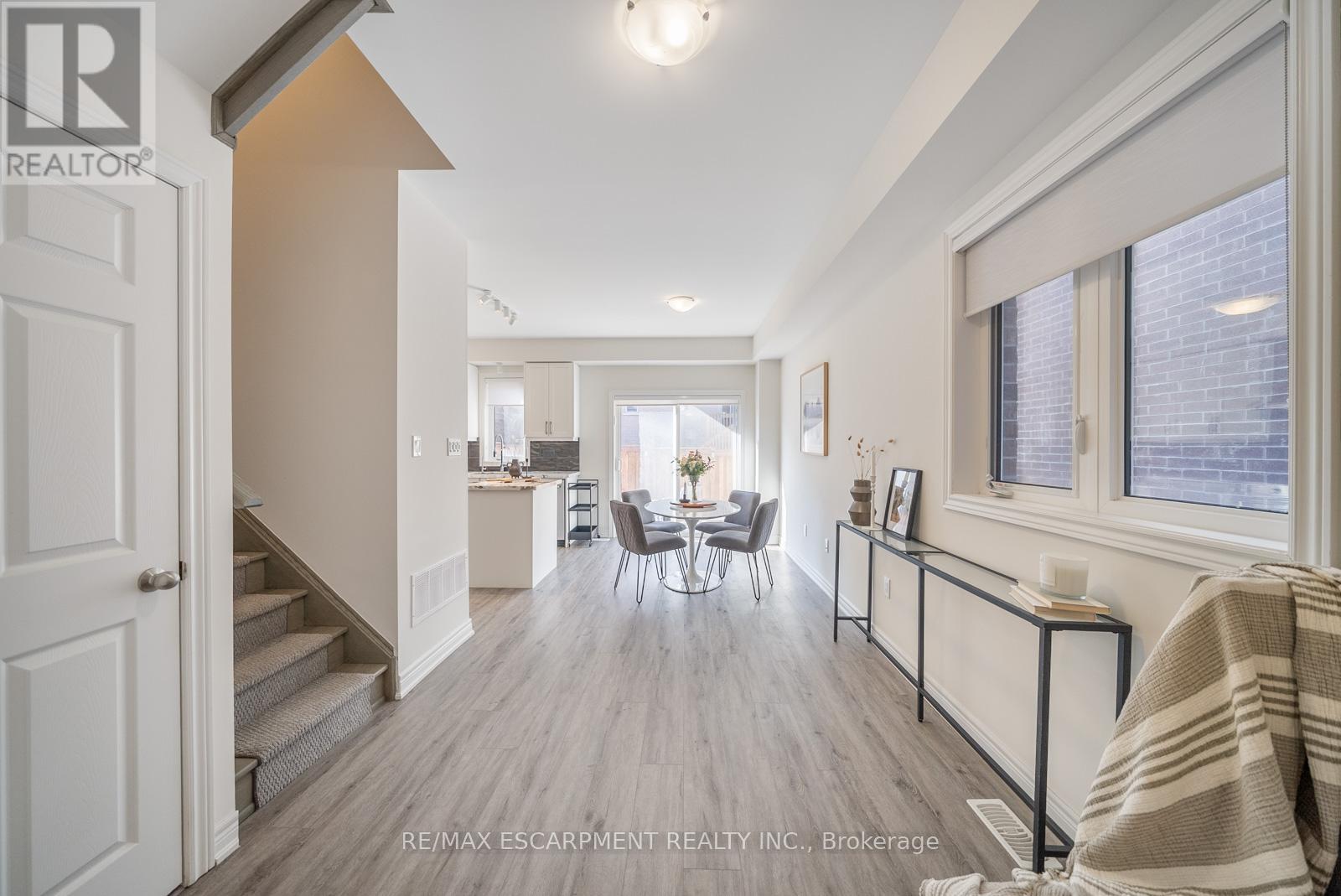 3959 Koenig Road, Burlington, Ontario  L7M 0Z7 - Photo 8 - W12587126