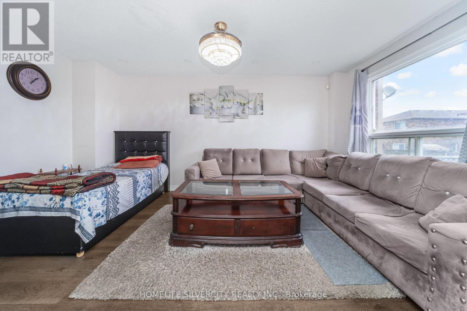 24 Jay Street, Brampton, Ontario L6Z 3V7 - Photo 11 - W12587144