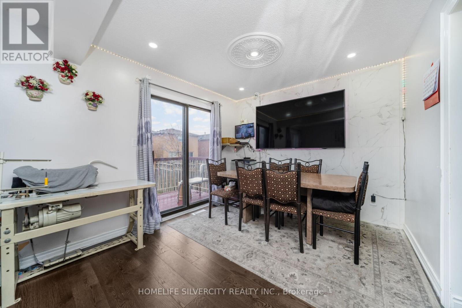 24 Jay Street, Brampton, Ontario L6Z 3V7 - Photo 14 - W12587144