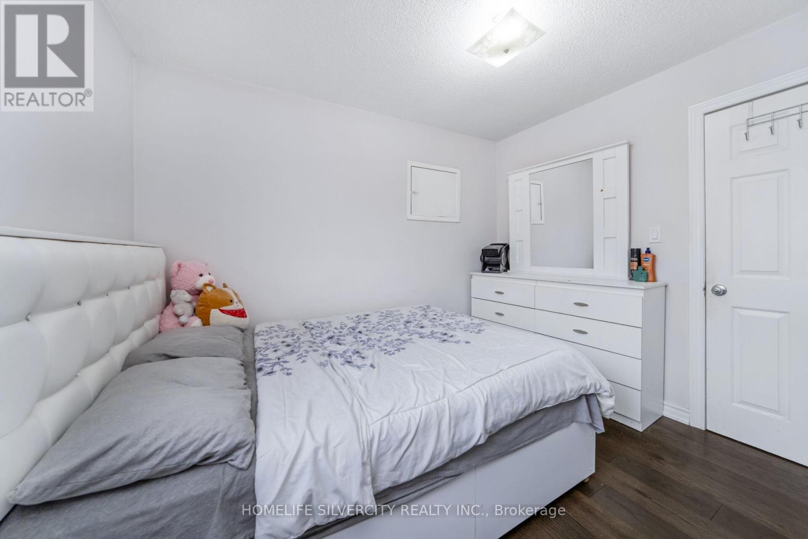 24 Jay Street, Brampton, Ontario L6Z 3V7 - Photo 39 - W12587144