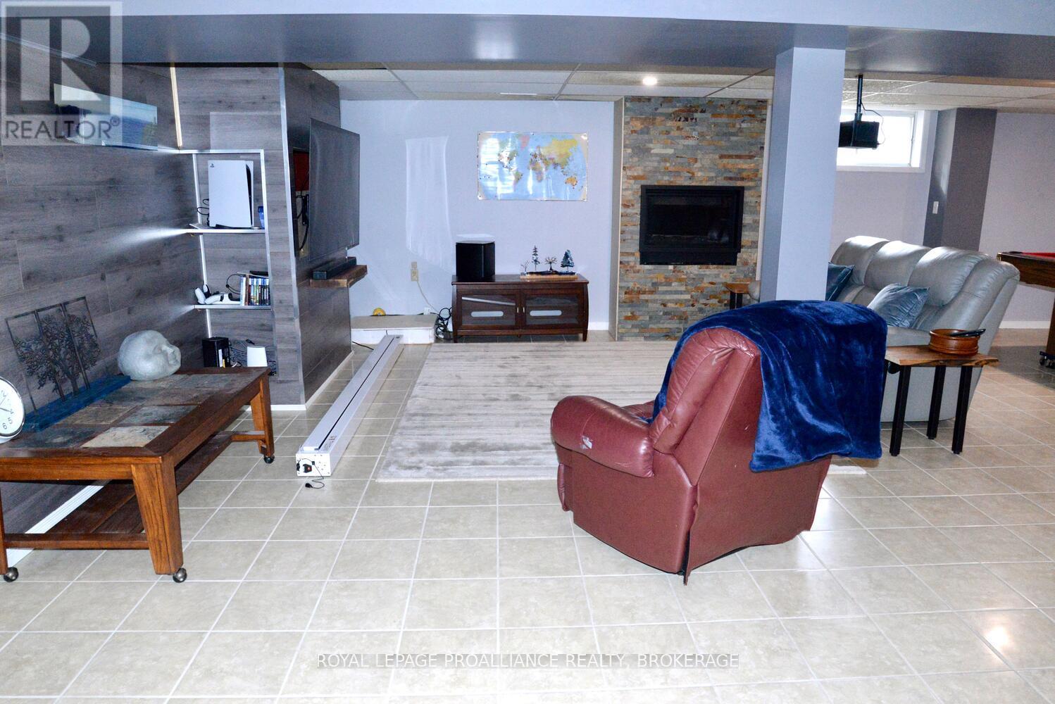 59 Glencoe Crescent, Kingston, Ontario K7M 7H9 - Photo 31 - X12586648