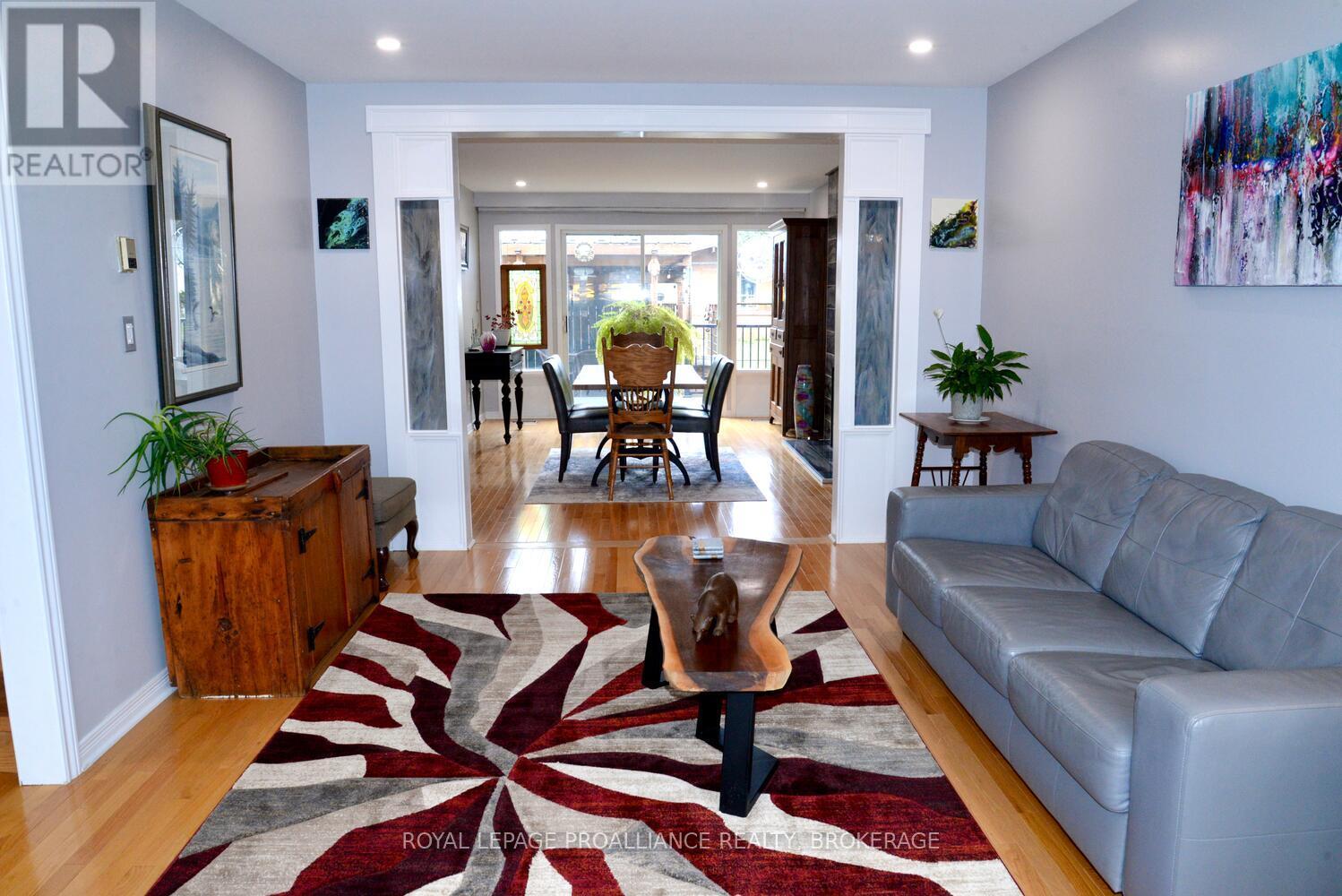 59 Glencoe Crescent, Kingston, Ontario K7M 7H9 - Photo 6 - X12586648