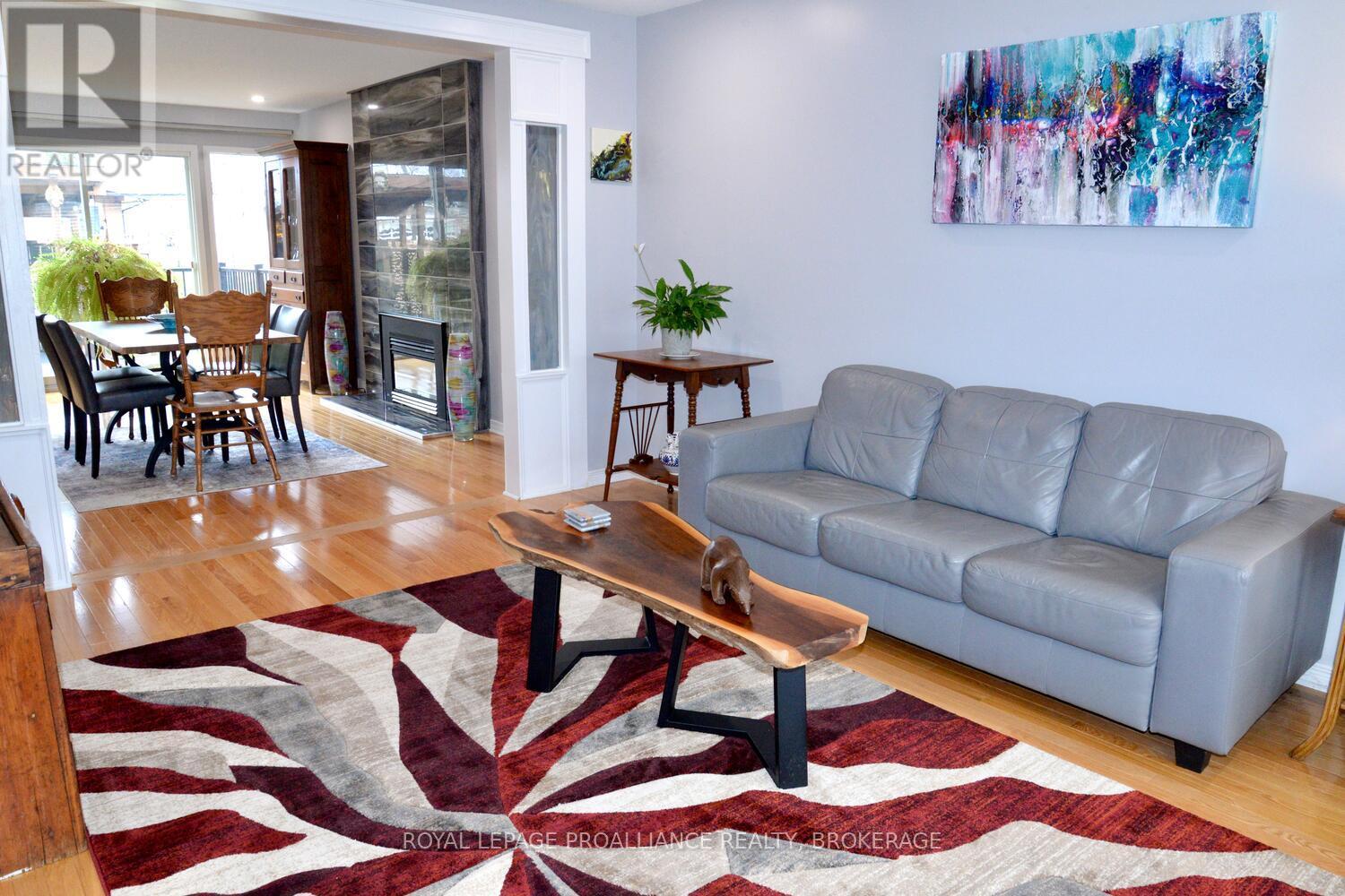 59 Glencoe Crescent, Kingston, Ontario K7M 7H9 - Photo 7 - X12586648