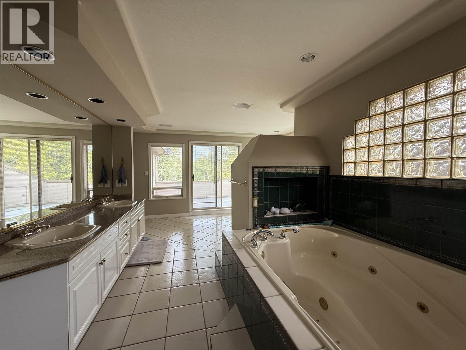 1136 Smith Avenue, Coquitlam, British Columbia  V3J 2X8 - Photo 13 - R3070937