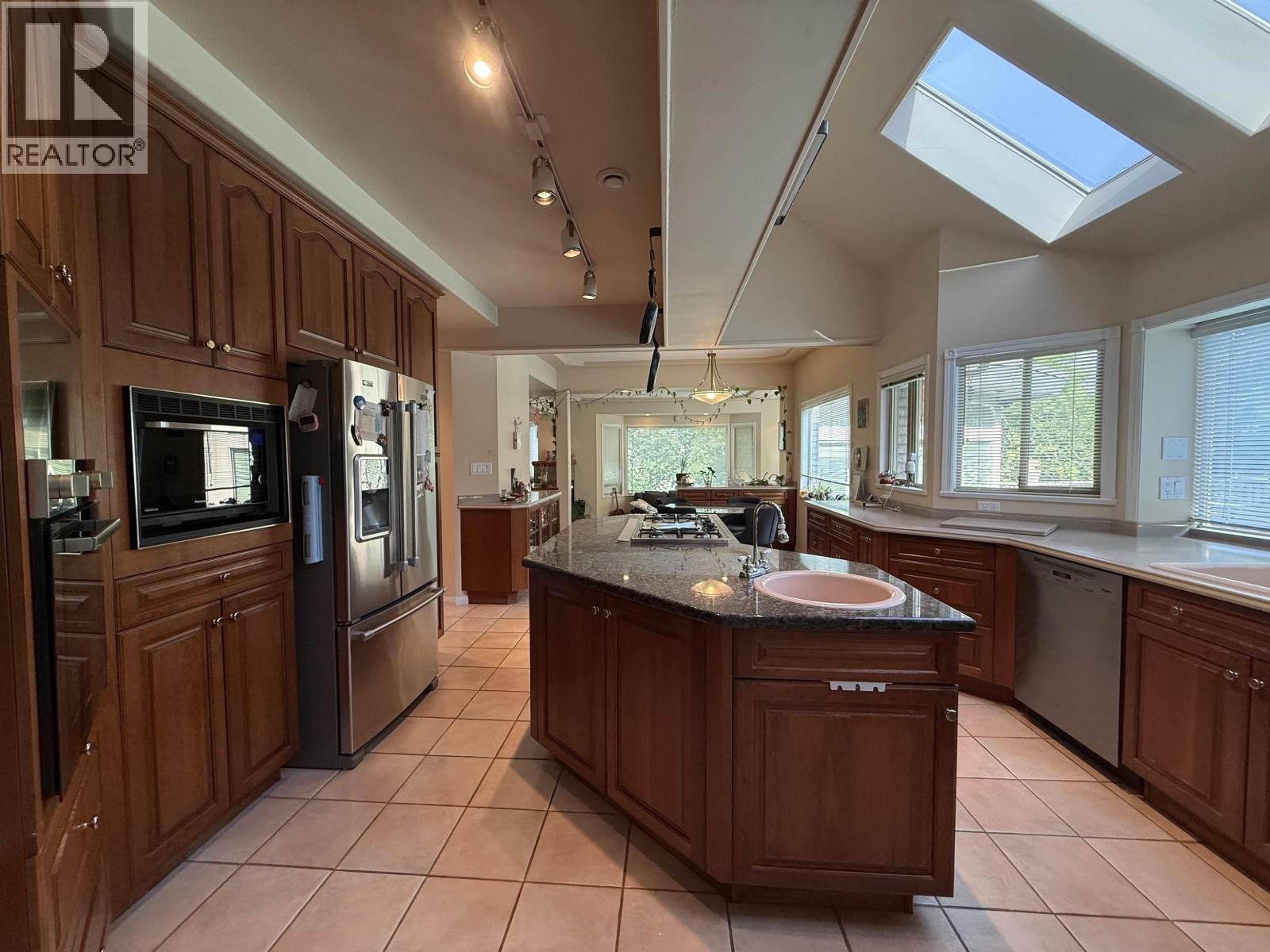 1136 Smith Avenue, Coquitlam, British Columbia  V3J 2X8 - Photo 6 - R3070937