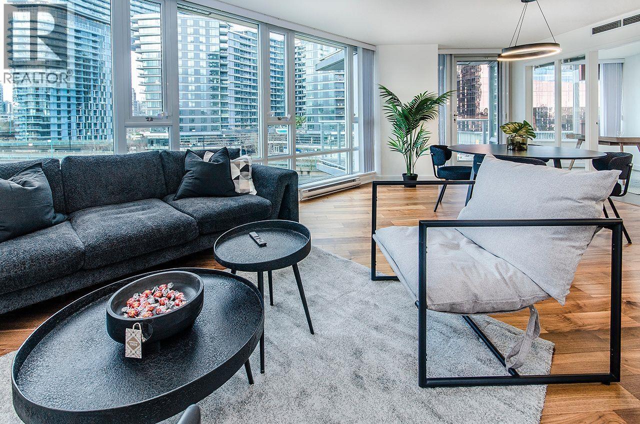 918 Cooperage Way Street, Vancouver, British Columbia  V6B 0A7 - Photo 1 - R3070997