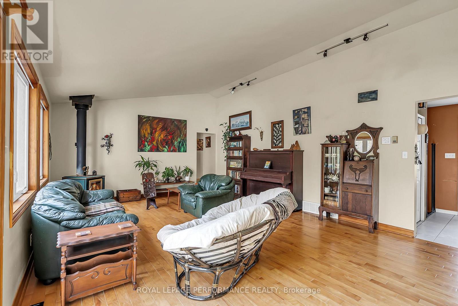 3781 Delorme Crescent, North Glengarry, Ontario  K0C 1A0 - Photo 10 - X12587158