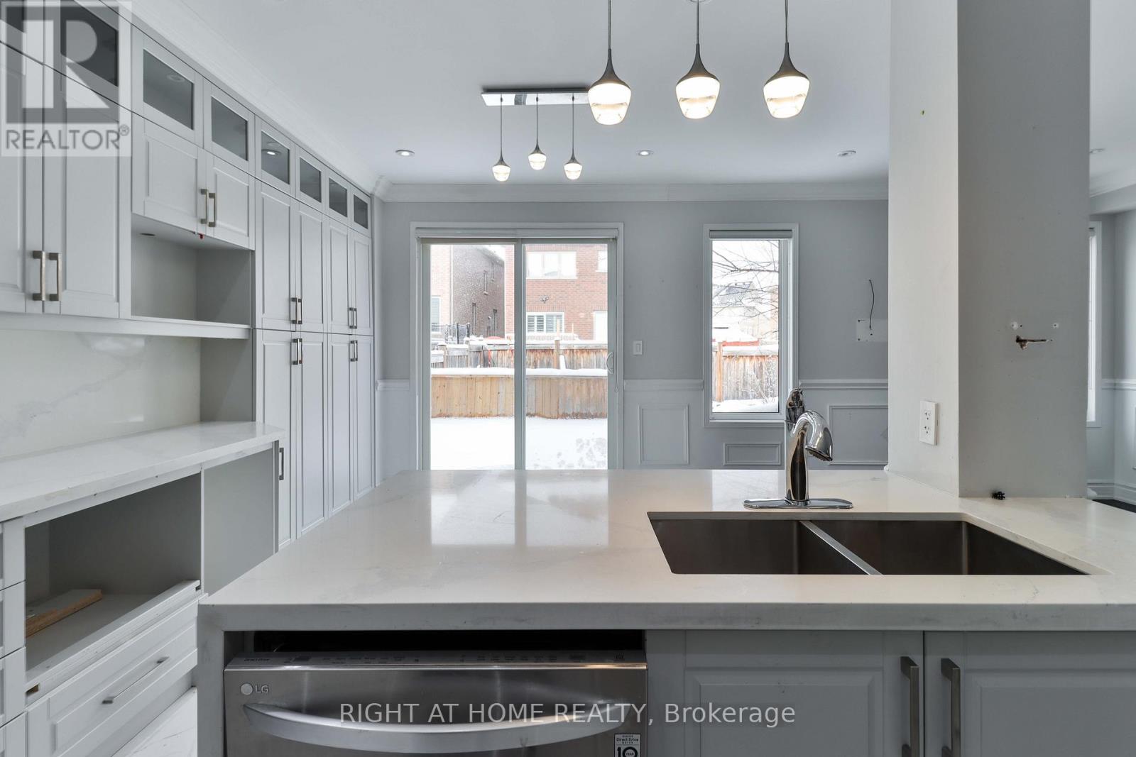 186 Cosgrove Drive, Oshawa, Ontario  L1L 0K5 - Photo 11 - E12584520