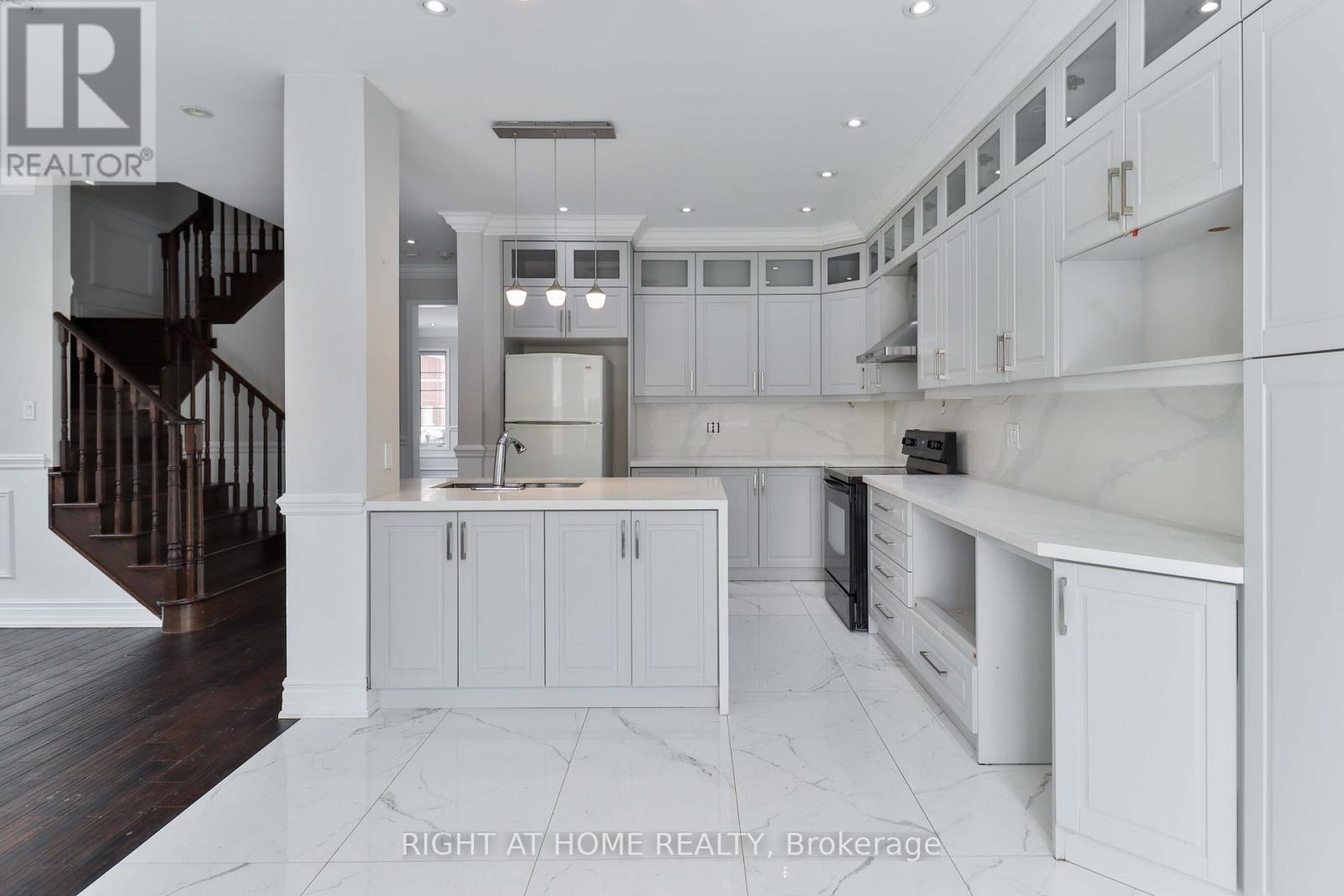 186 Cosgrove Drive, Oshawa, Ontario  L1L 0K5 - Photo 13 - E12584520