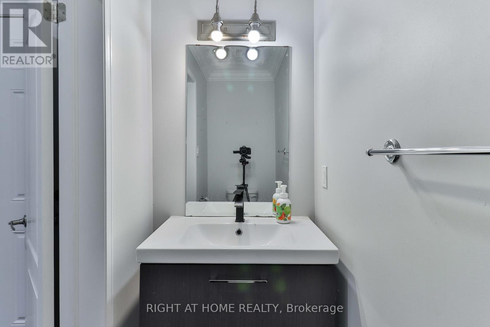 186 Cosgrove Drive, Oshawa, Ontario  L1L 0K5 - Photo 17 - E12584520