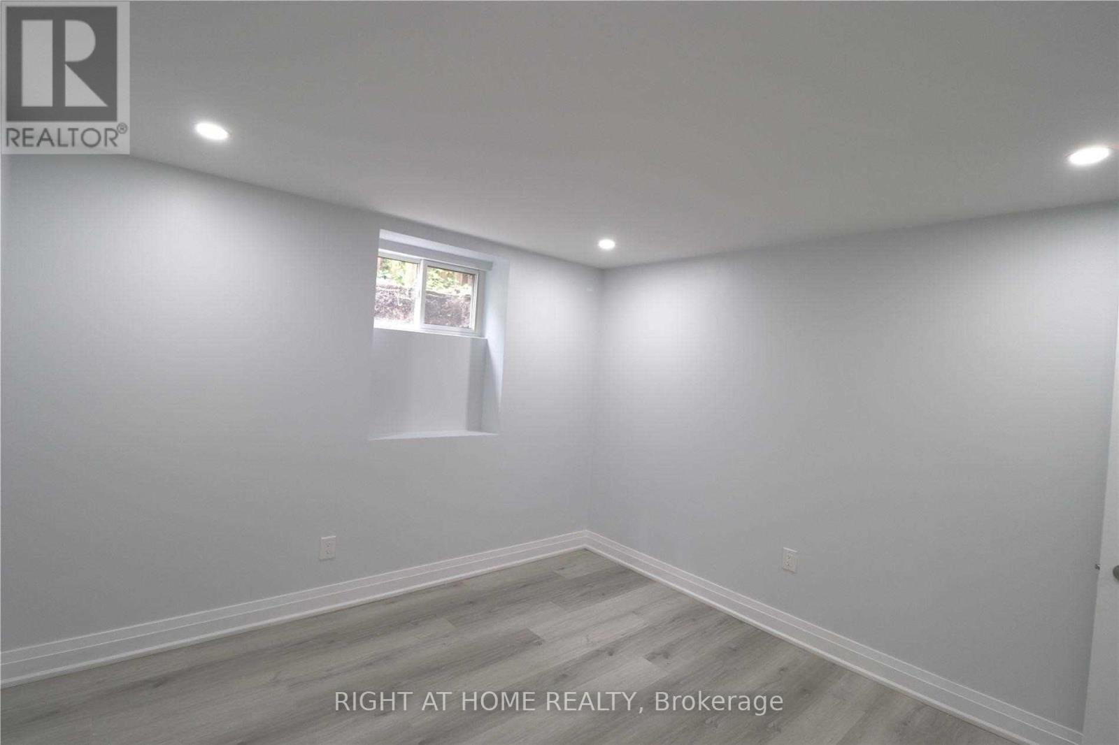 688 Village Parkway, Markham, Ontario  L3R 2Y5 - Photo 8 - N12587160