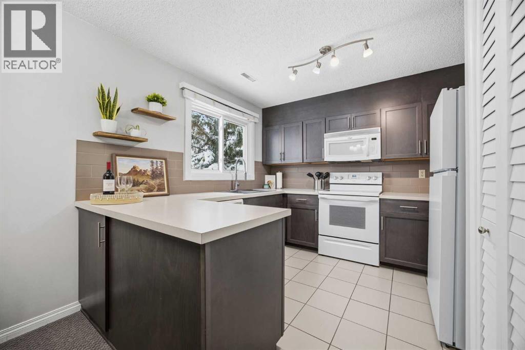 2, 3015 51 Street Sw, Calgary, Alberta  T3E 6N5 - Photo 5 - A2272709