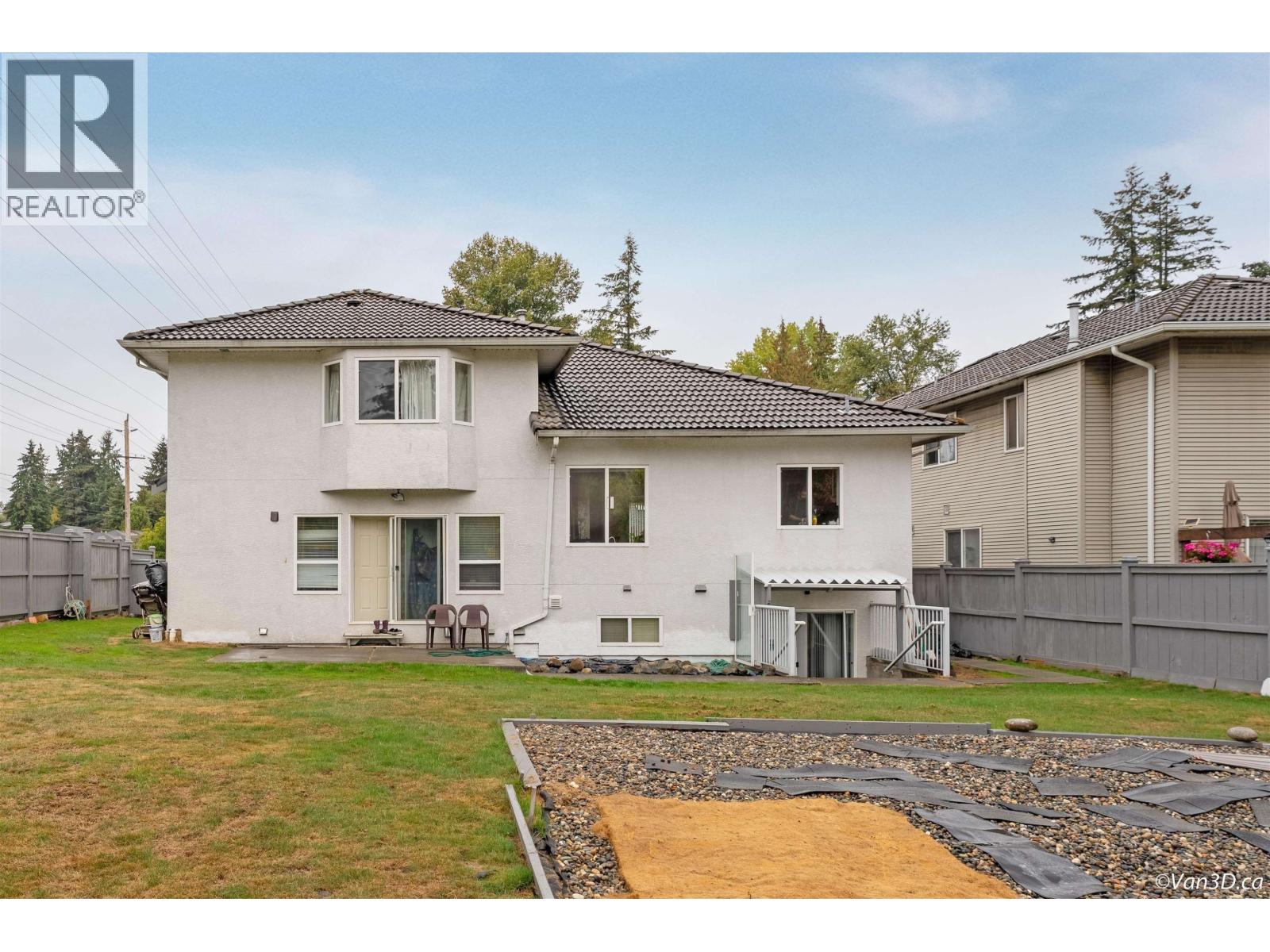 801 Fowler Court, Coquitlam, British Columbia  V3J 7X2 - Photo 3 - R3060219