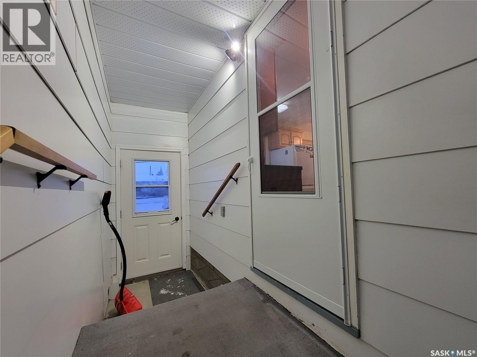 4920 Express Avenue, Macklin, Saskatchewan  S0L 2C0 - Photo 16 - SK024904