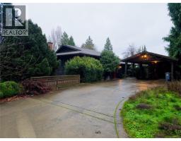 5843 Kinch Ave West Duncan