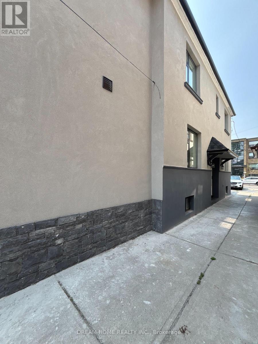 Bsmt - 9 Rusholme Drive E, Toronto, Ontario  M6J 3K1 - Photo 2 - C12587164