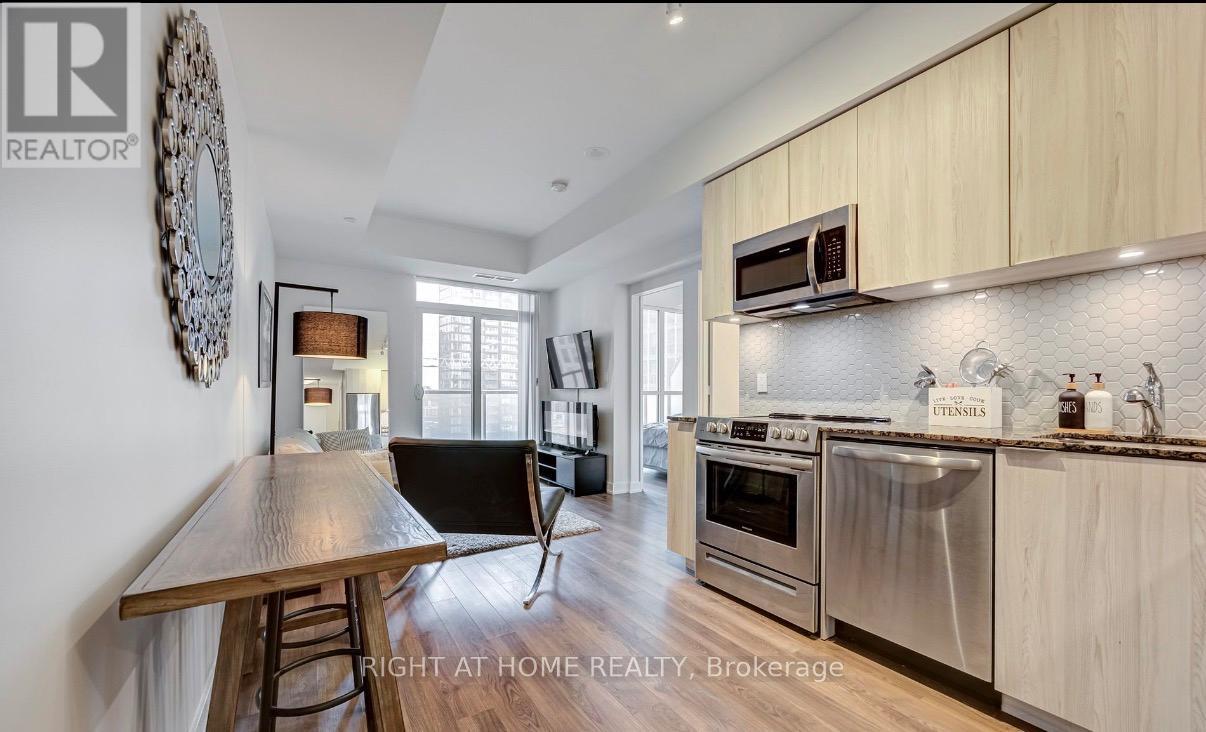 1705 - 30 ORDNANCE STREET, Toronto, Ontario